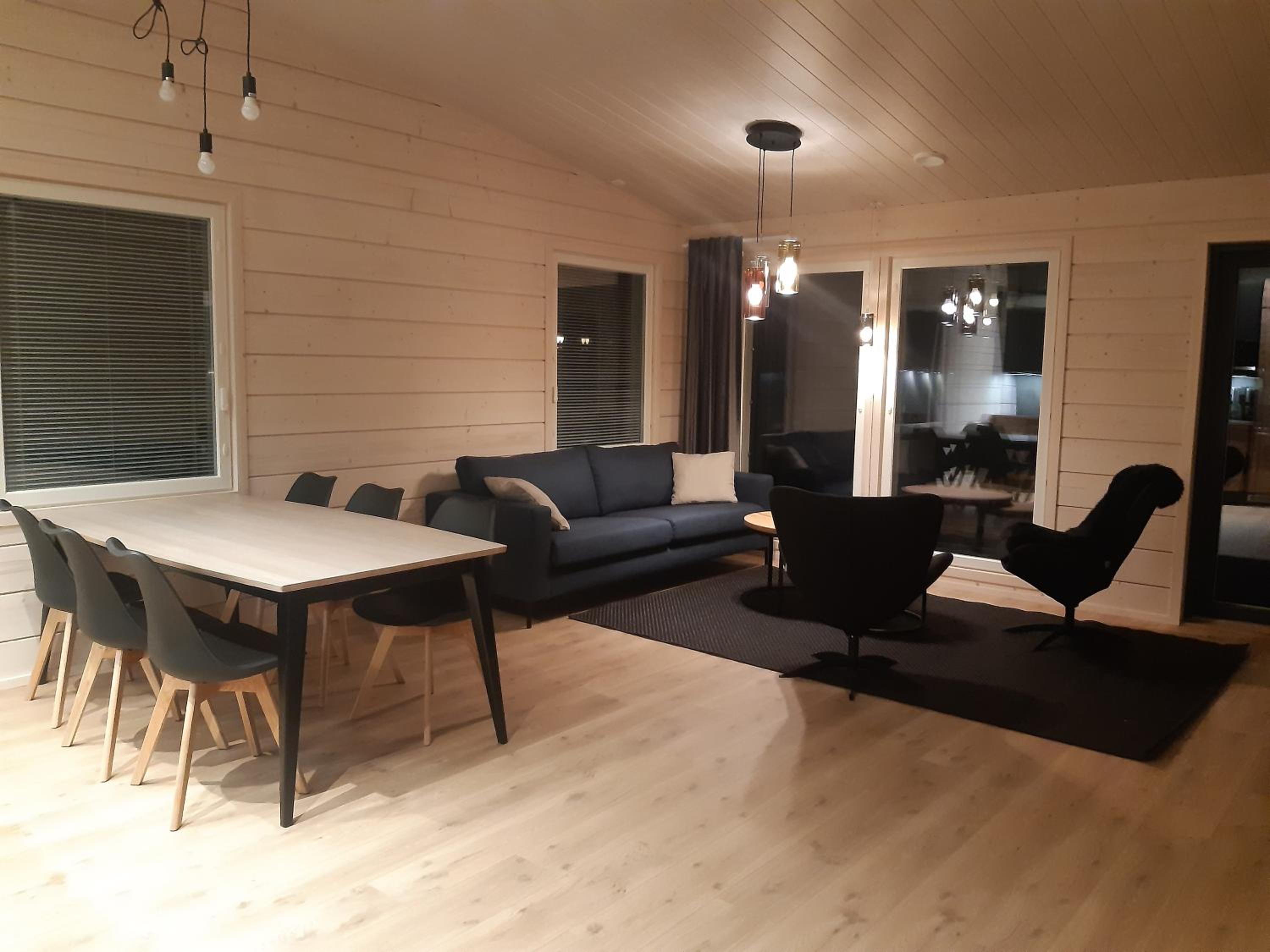Three-Bedroom Apartment photo 2