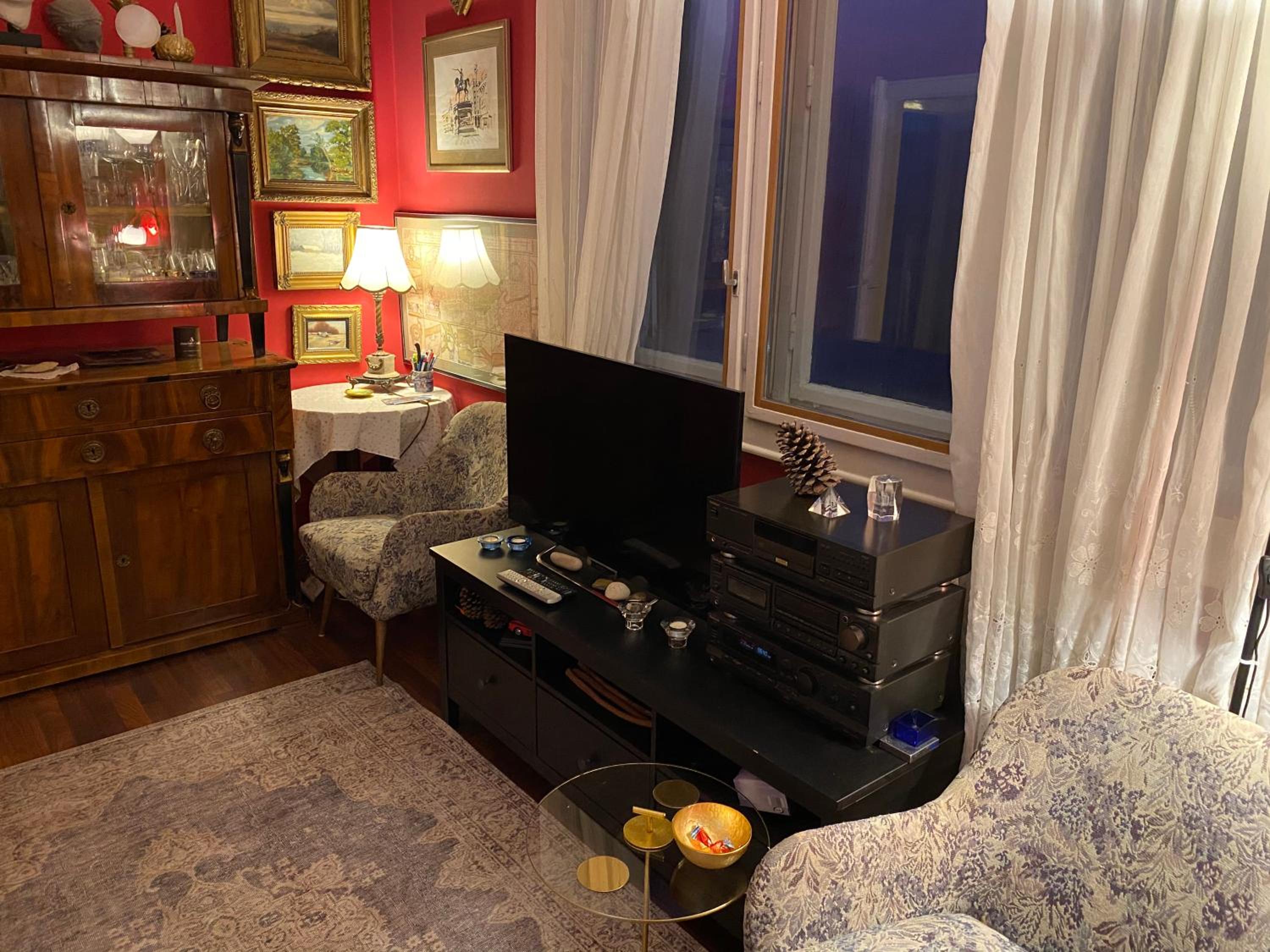 One-Bedroom Apartment - Photo 6
