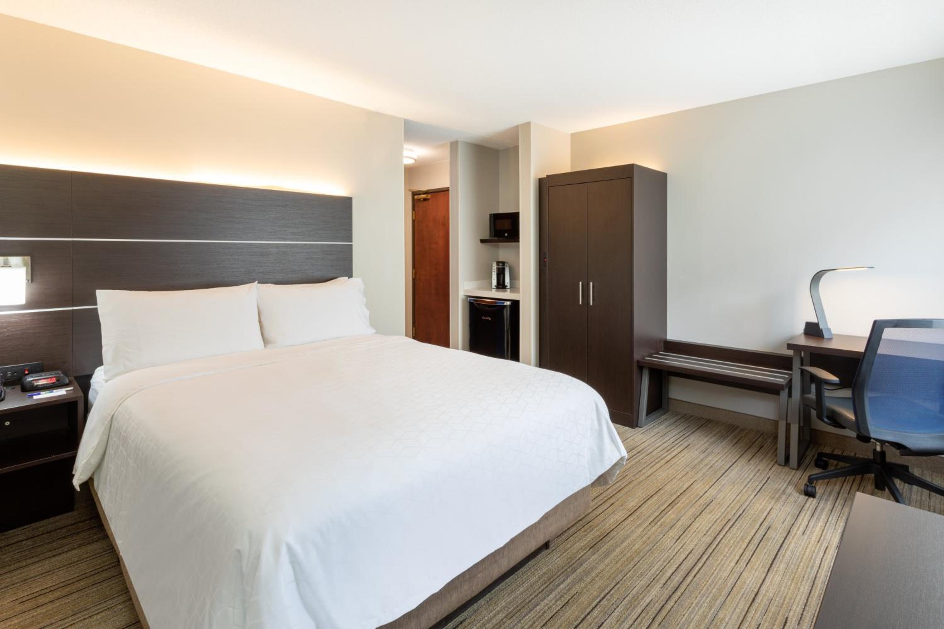 Standard Queen Room - Photo 1