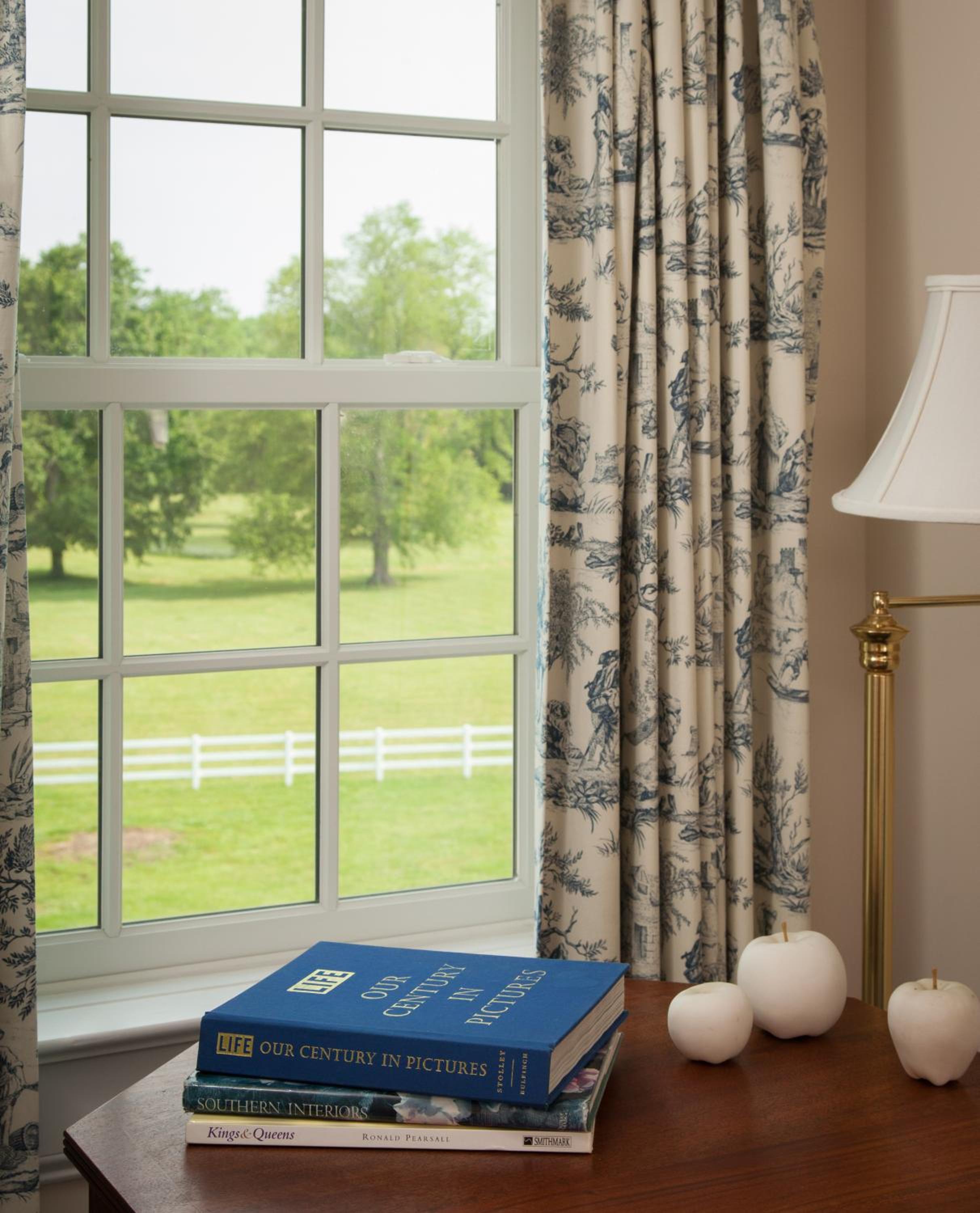 Deluxe King Suite photo 3