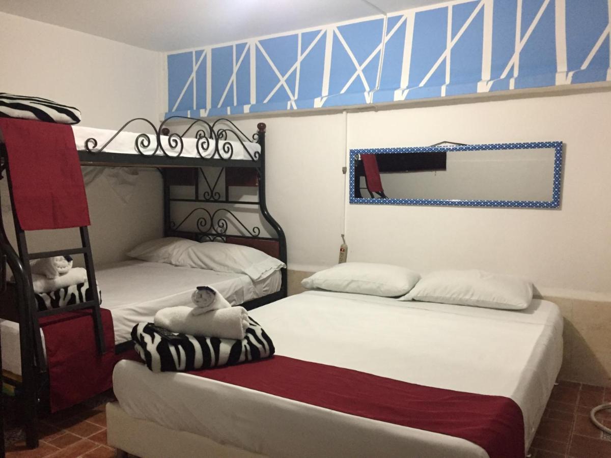 Quadruple Room with Private Bathroom photo 1