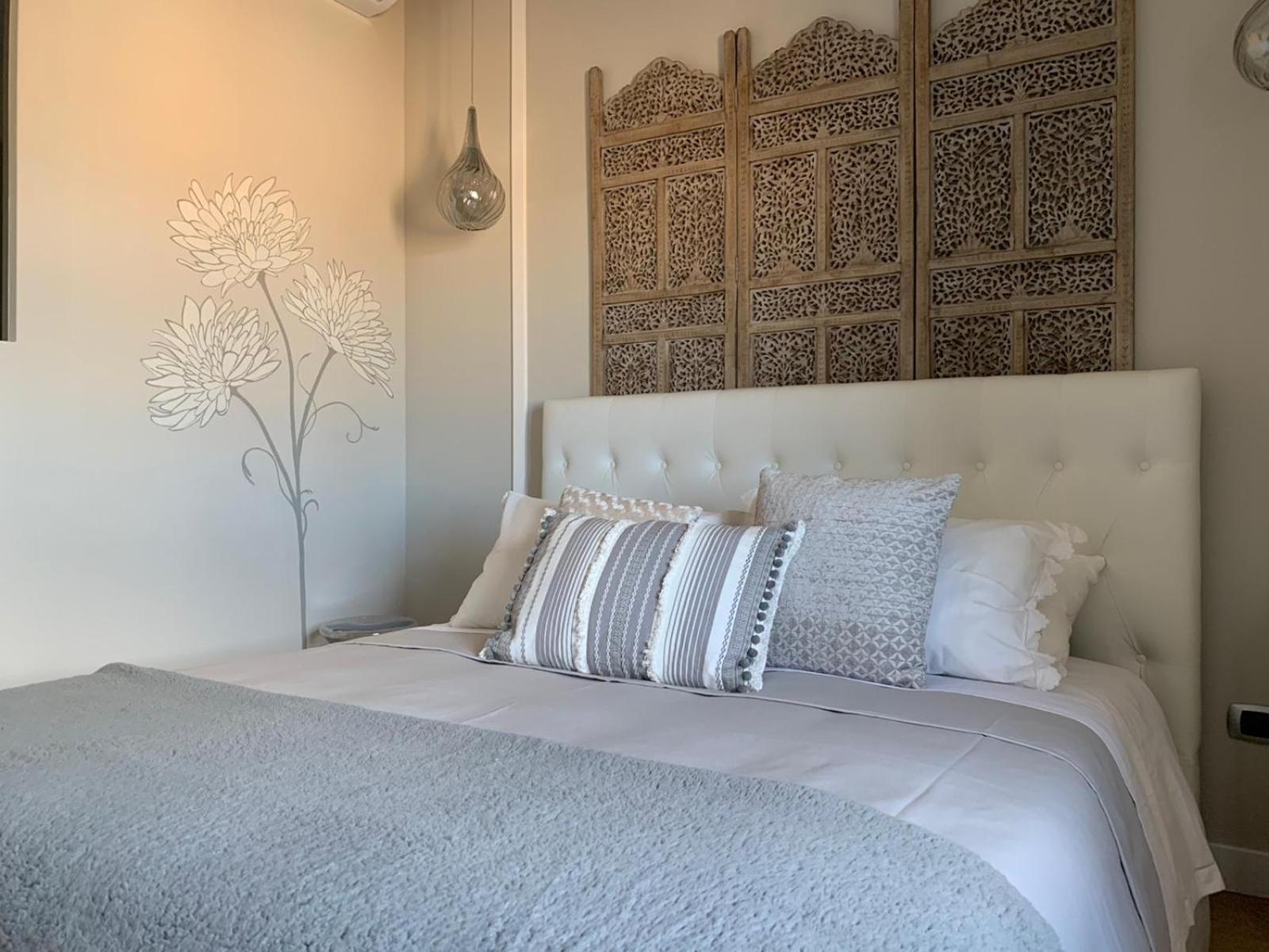 Deluxe Double Room with Window and Sea View - Photo 8