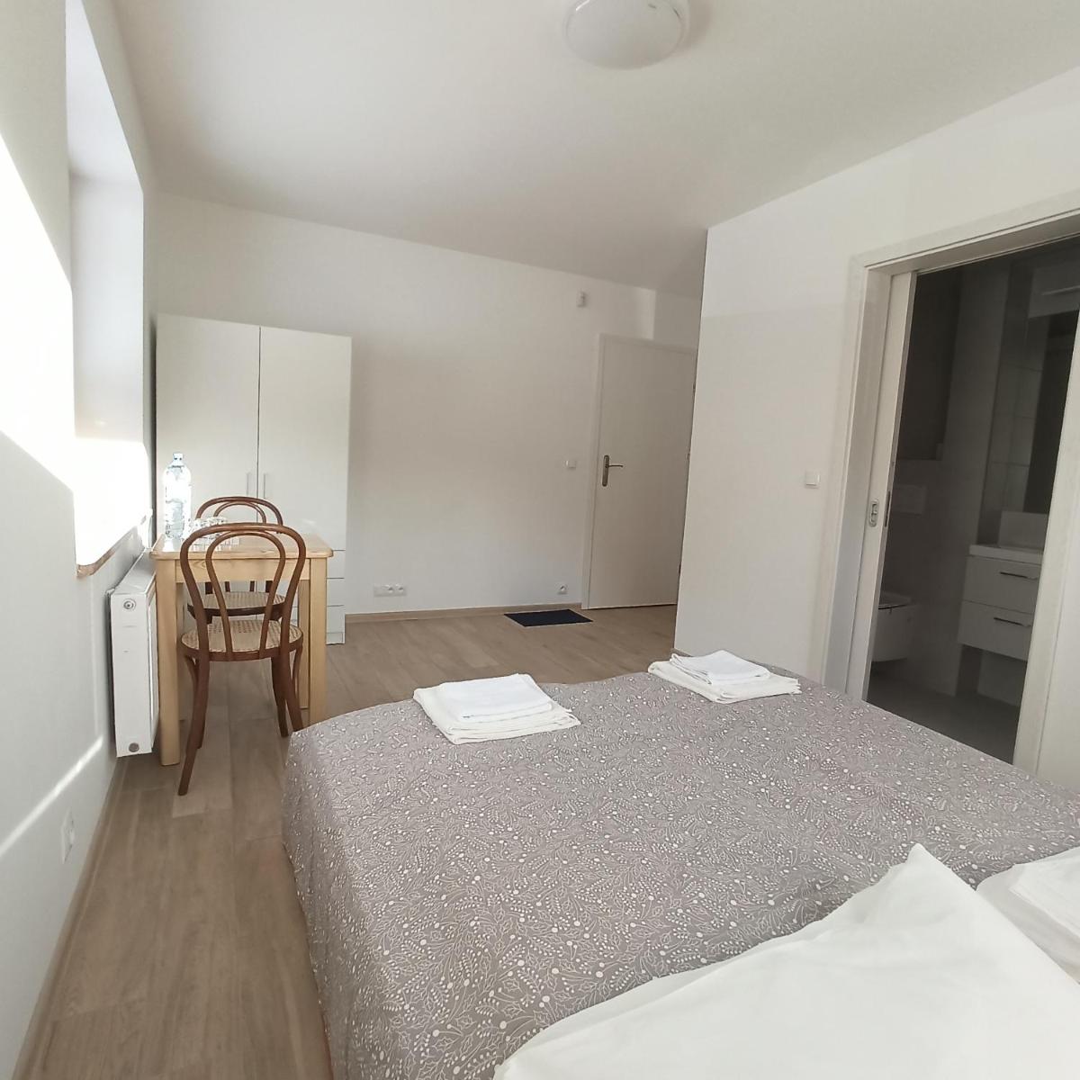 Large Double or Twin Room photo 3