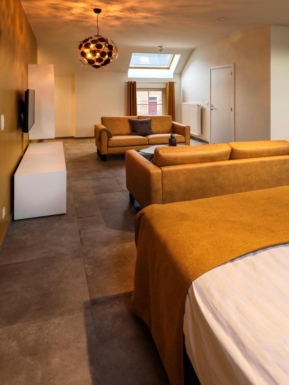 Deluxe King Room photo 2