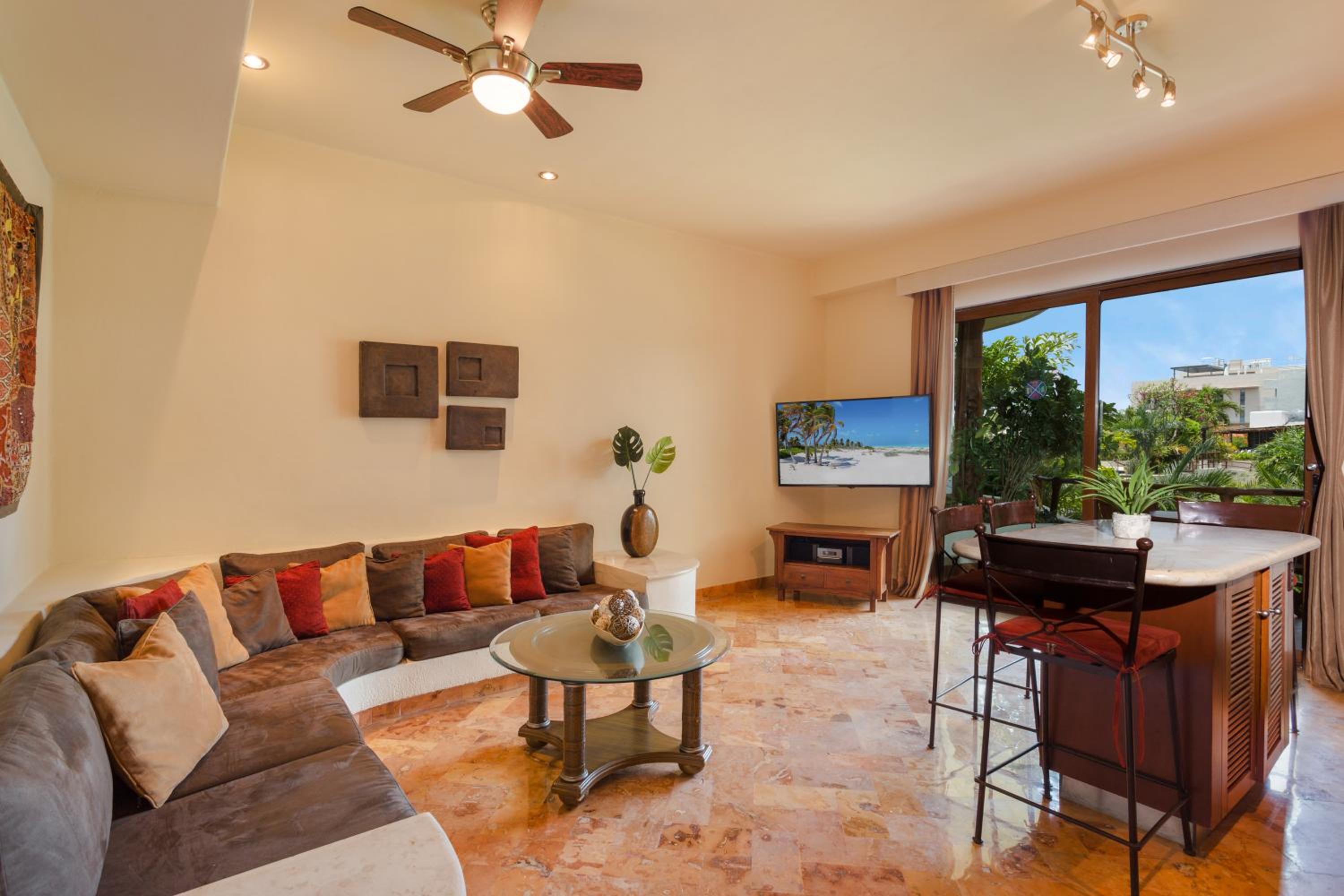 Two Bedroom Two Bath Condo - Photo 1