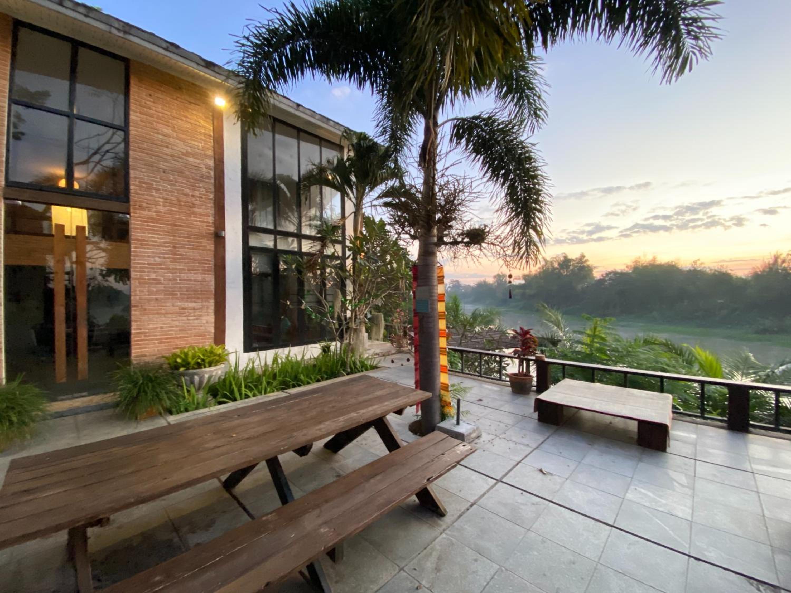 Four-Bedroom House - Photo 12