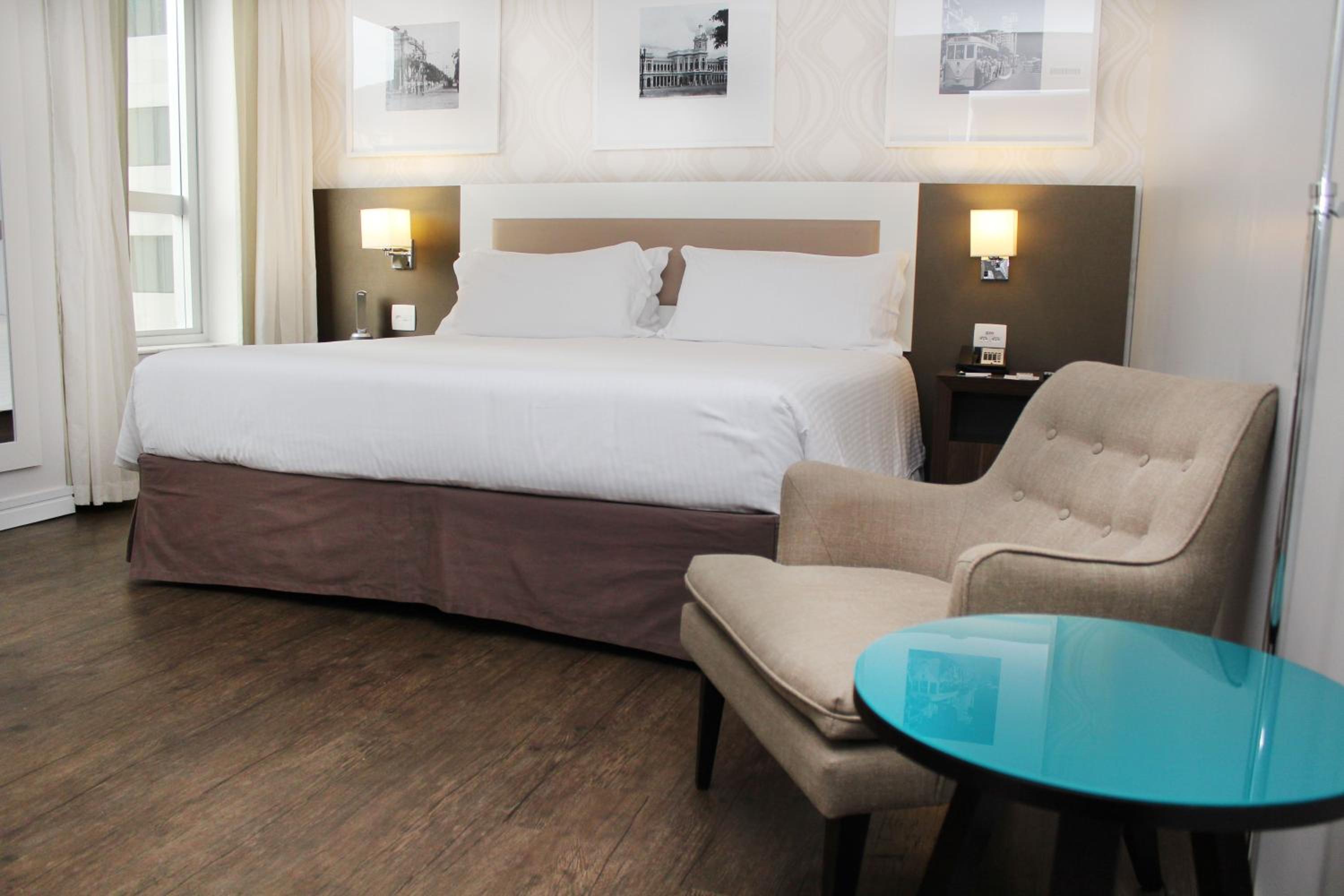 Premium King Room photo 2