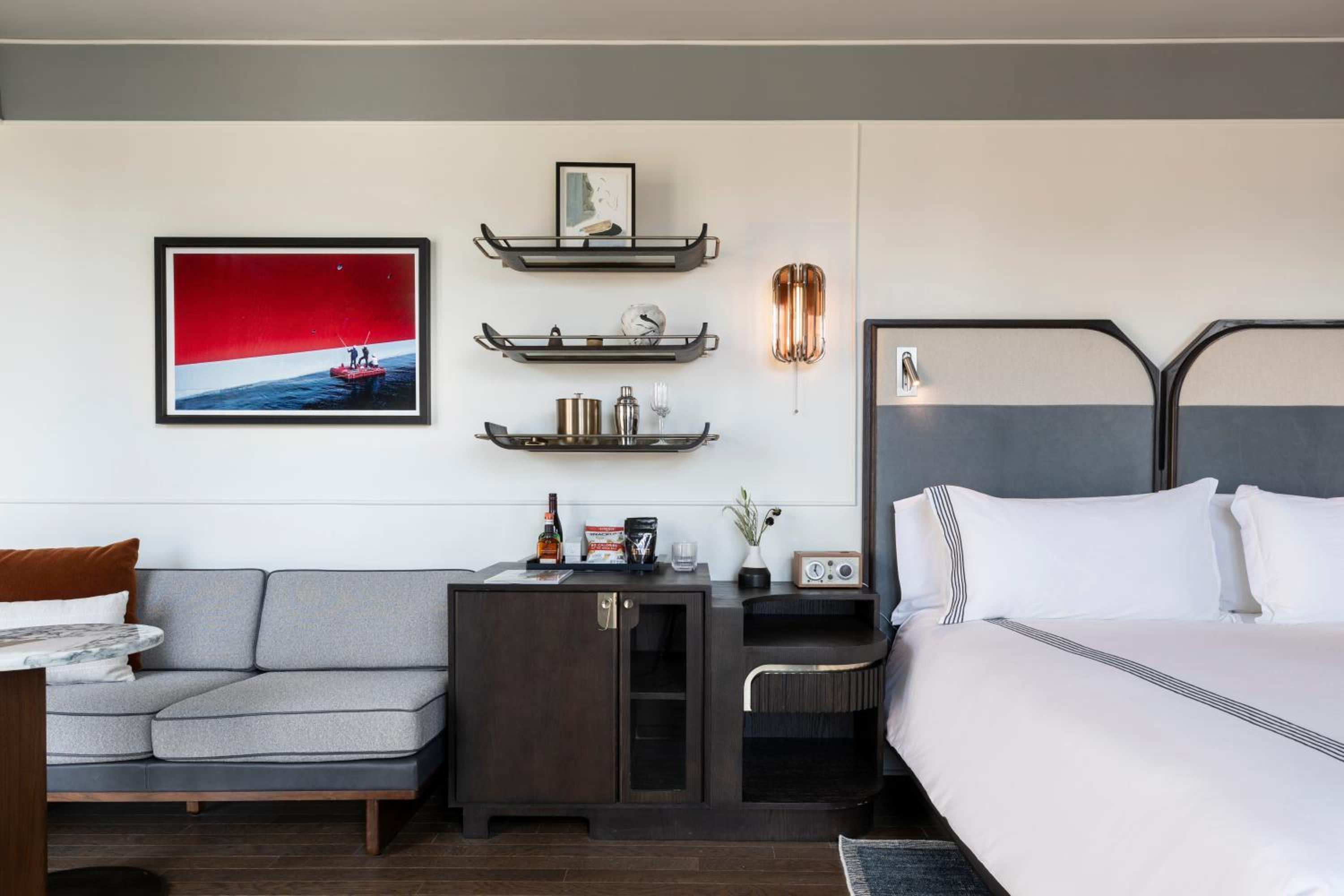 Deluxe King Room photo 3
