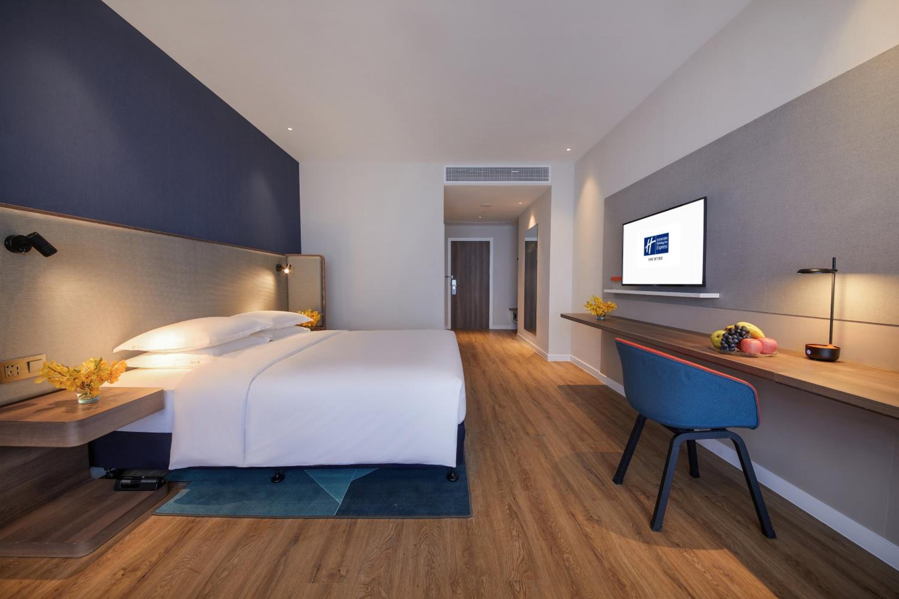 Standard King Room - Photo 1