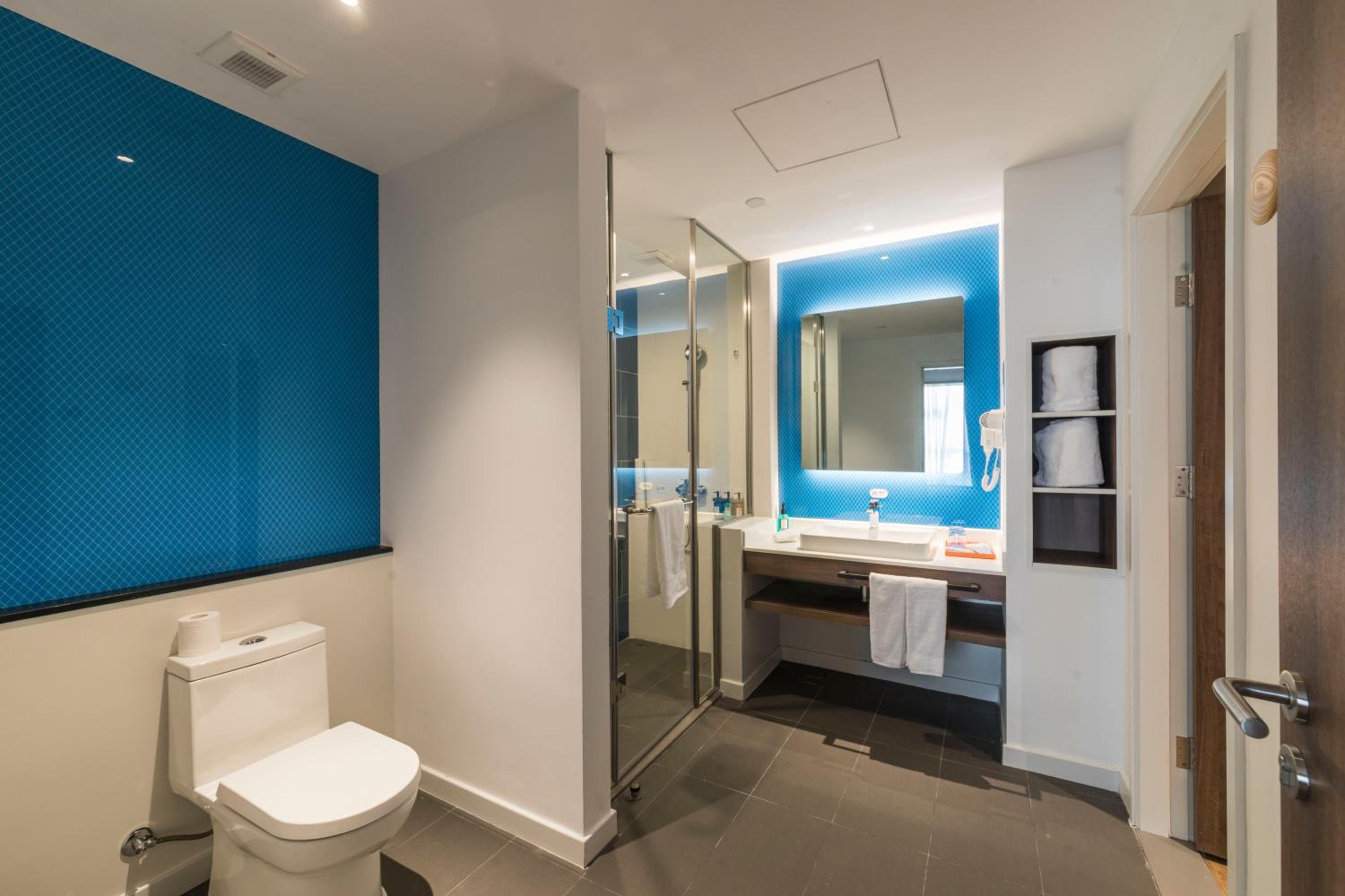 Superior Twin Room with Sea View - Photo 4