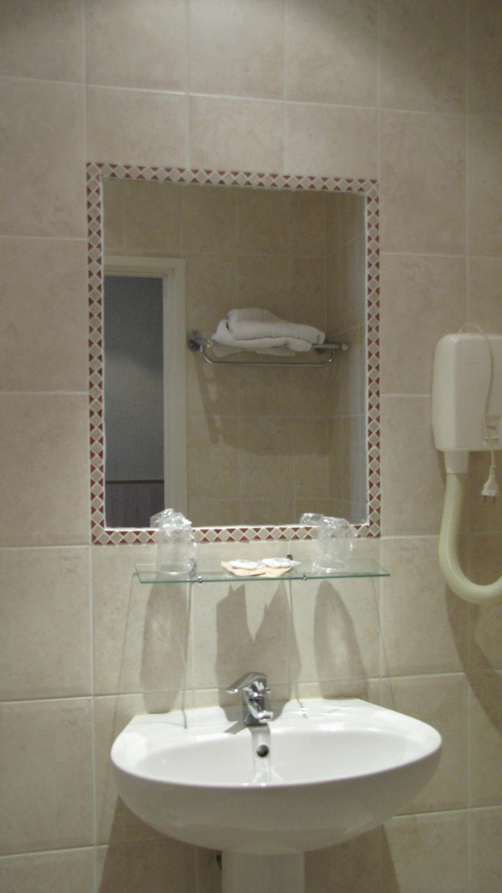 Quadruple Room - Photo 4