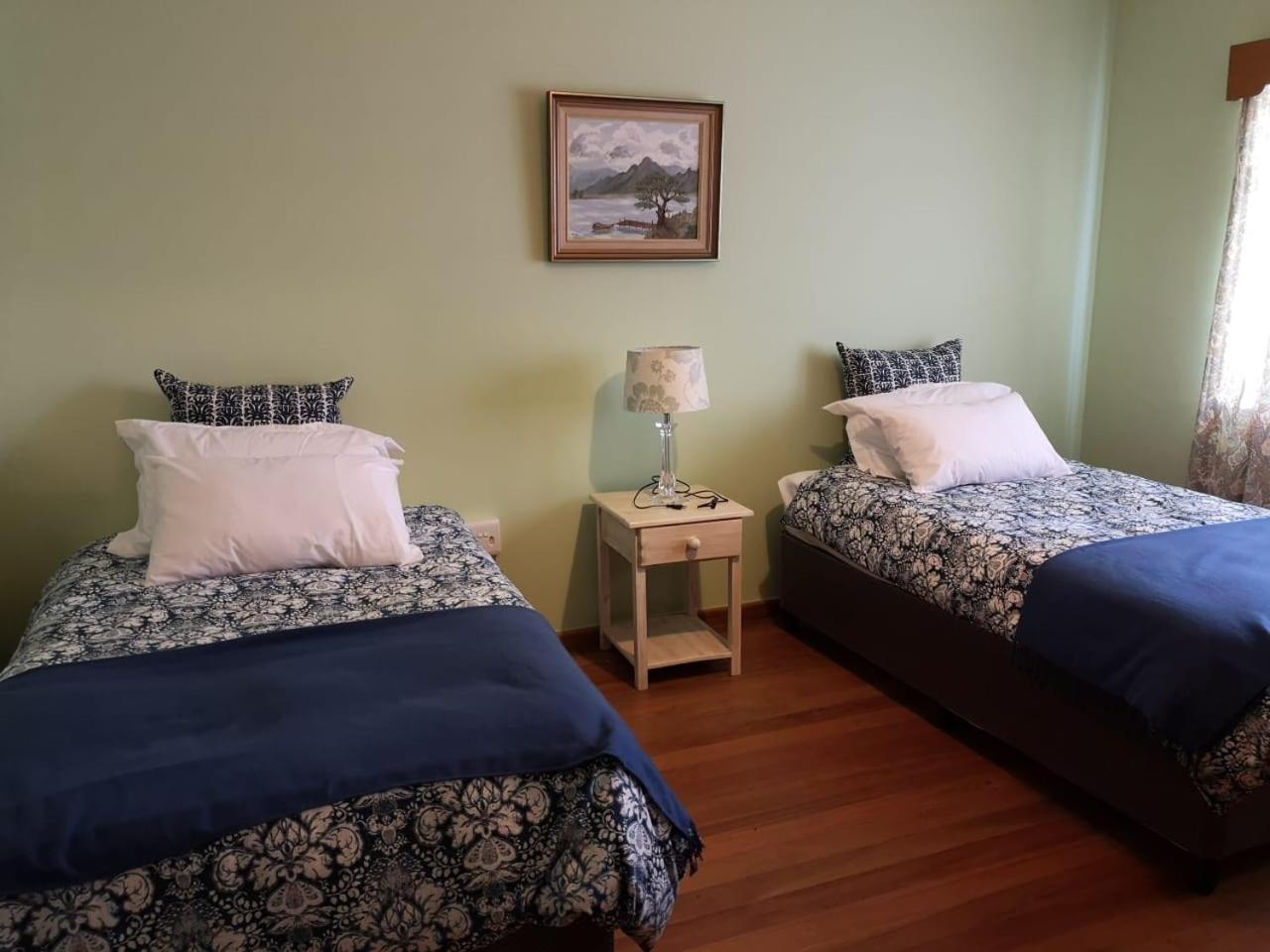 Five-Bedroom House - Photo 3