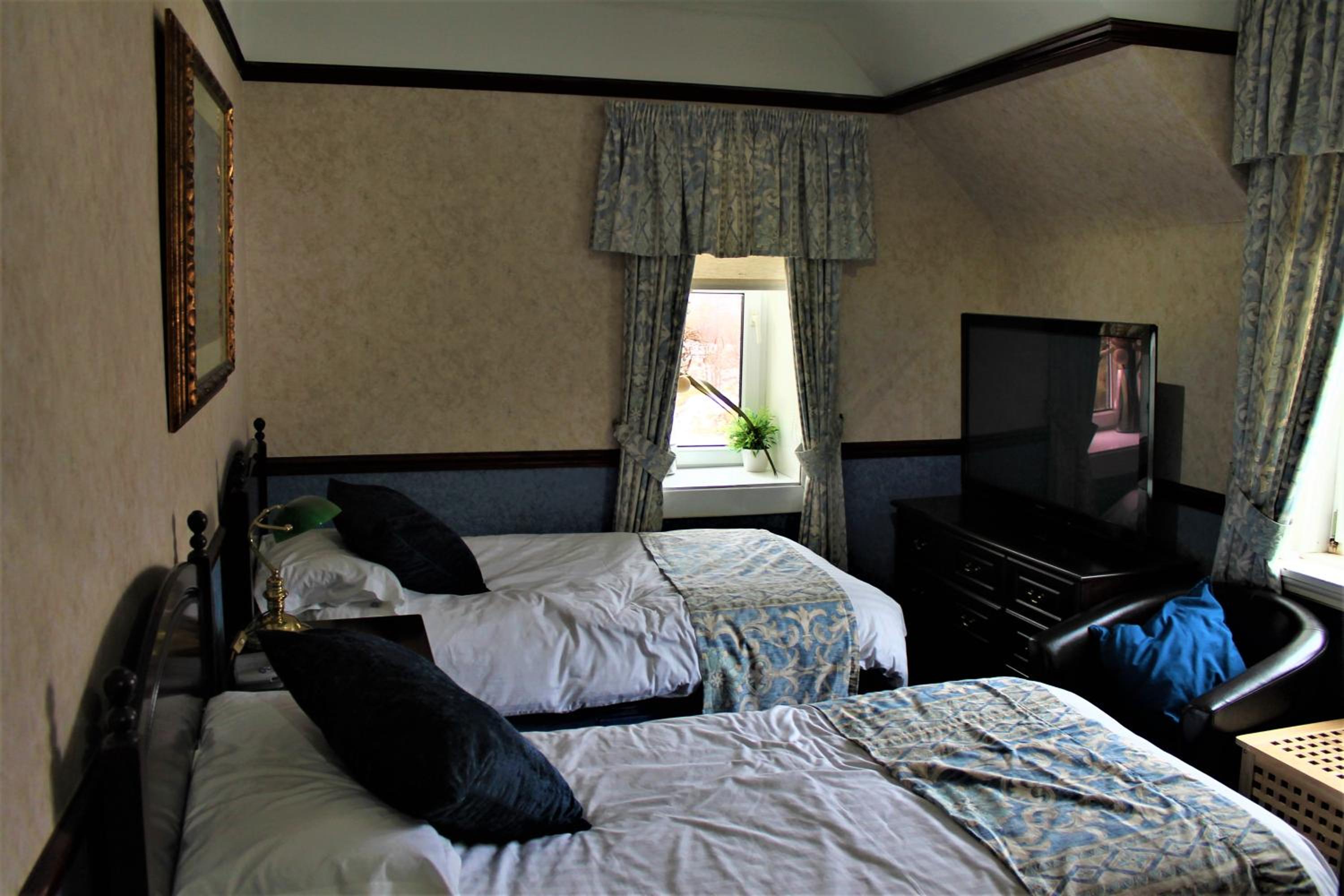 Twin Room with Private External Bathroom photo 3