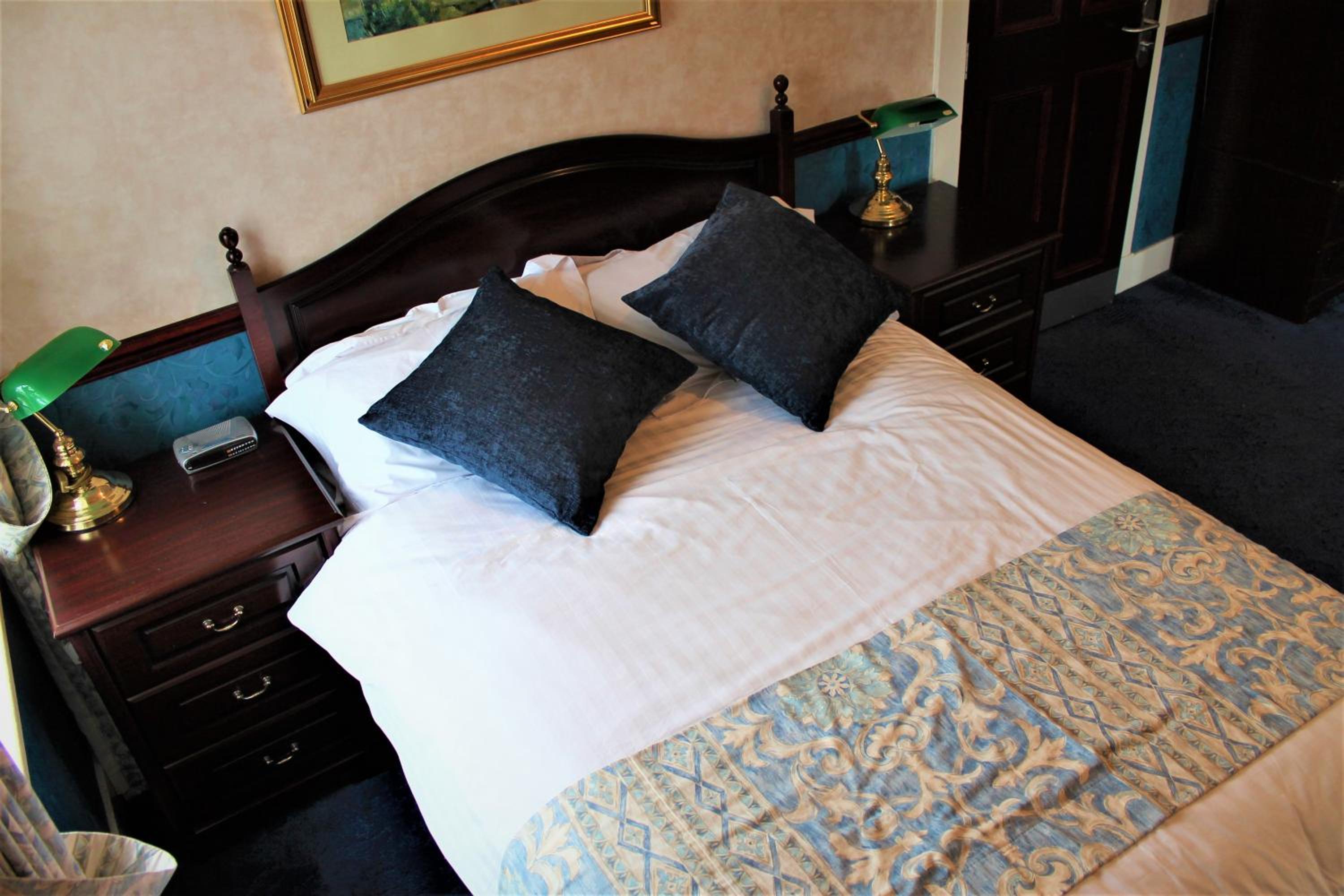 Double Room with Private Bathroom - Photo 3