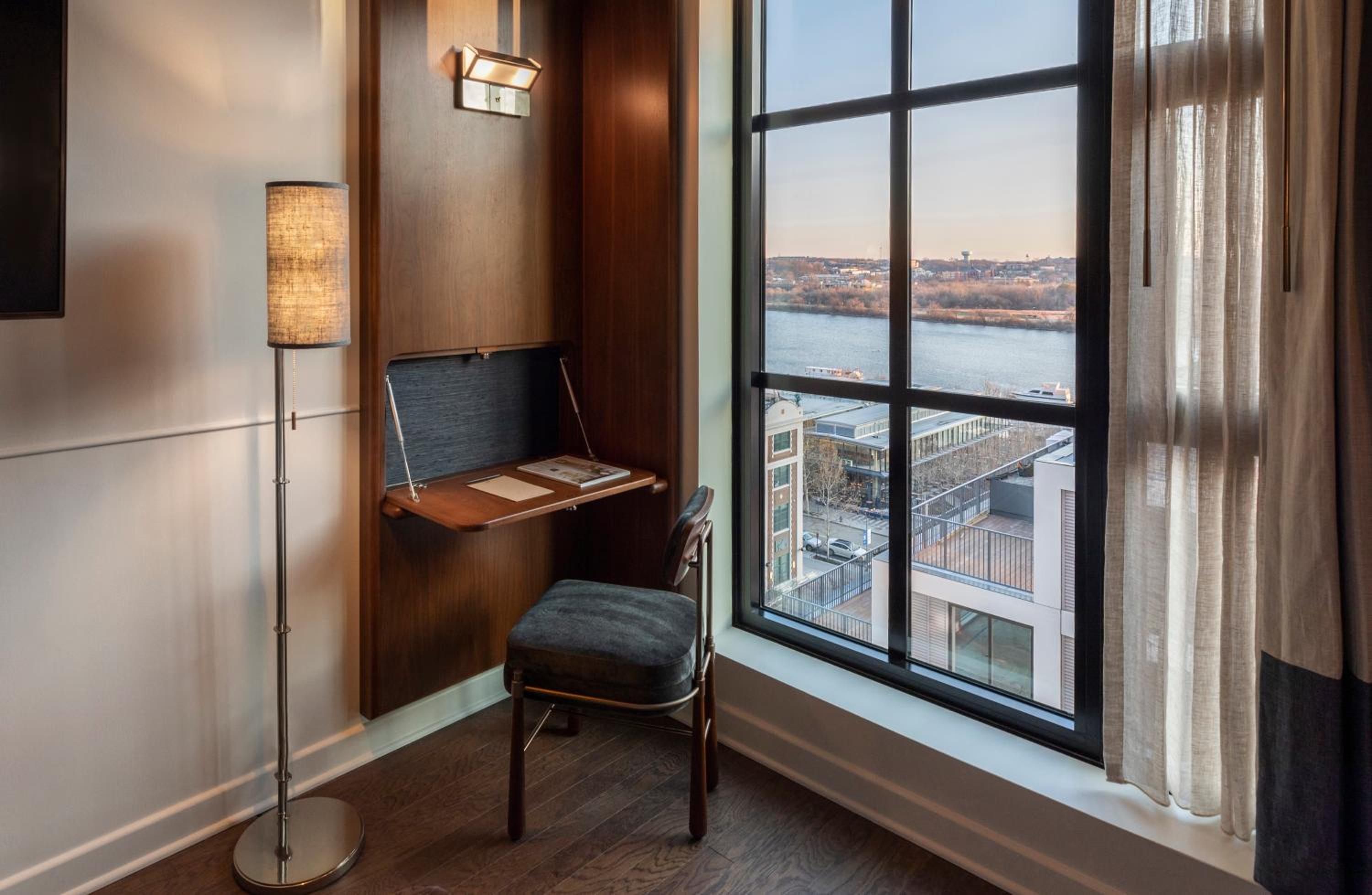 King Room with River View photo 2