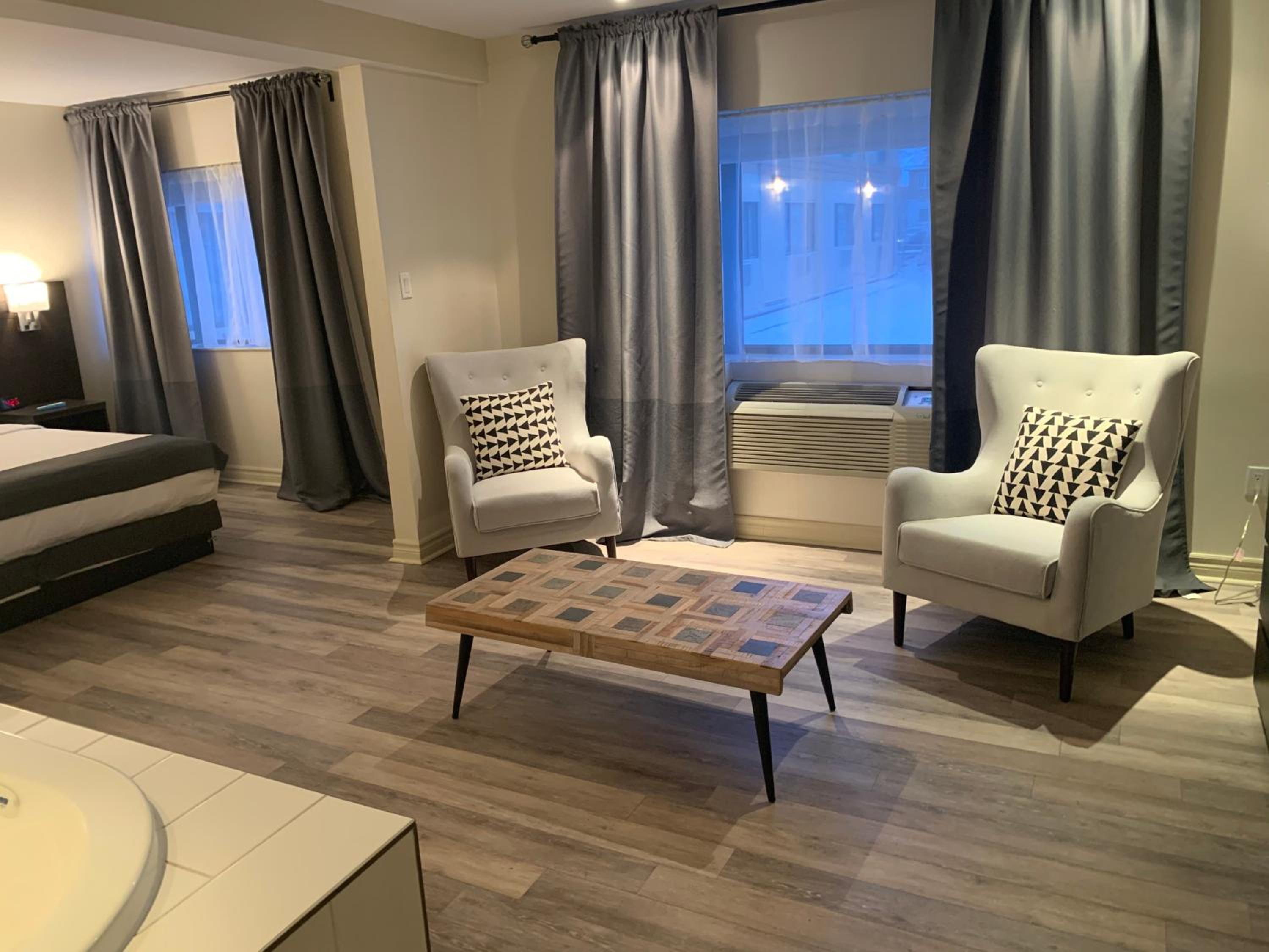 Executive Suite, 1 King Bed and Hot Tub