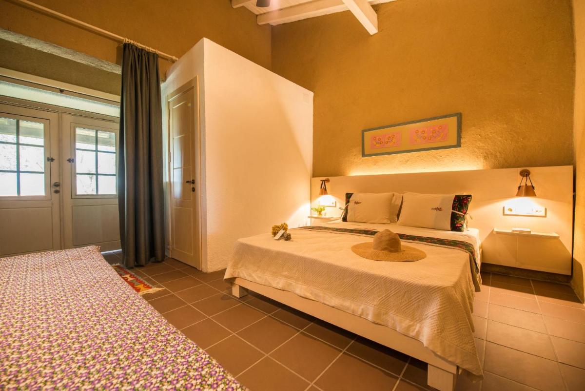 Suite with Garden View - Photo 2