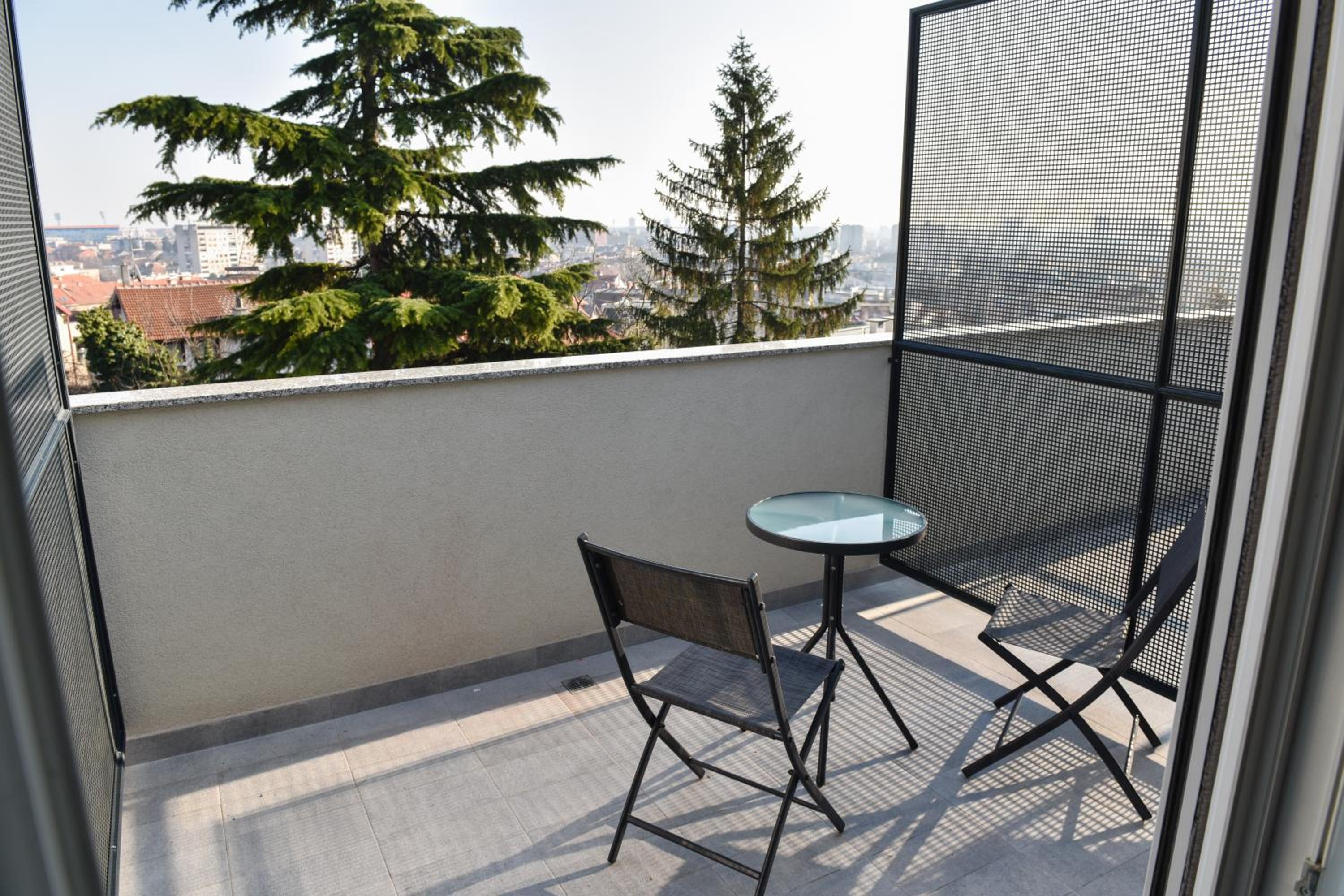 Deluxe Double Room with Balcony - Photo 10