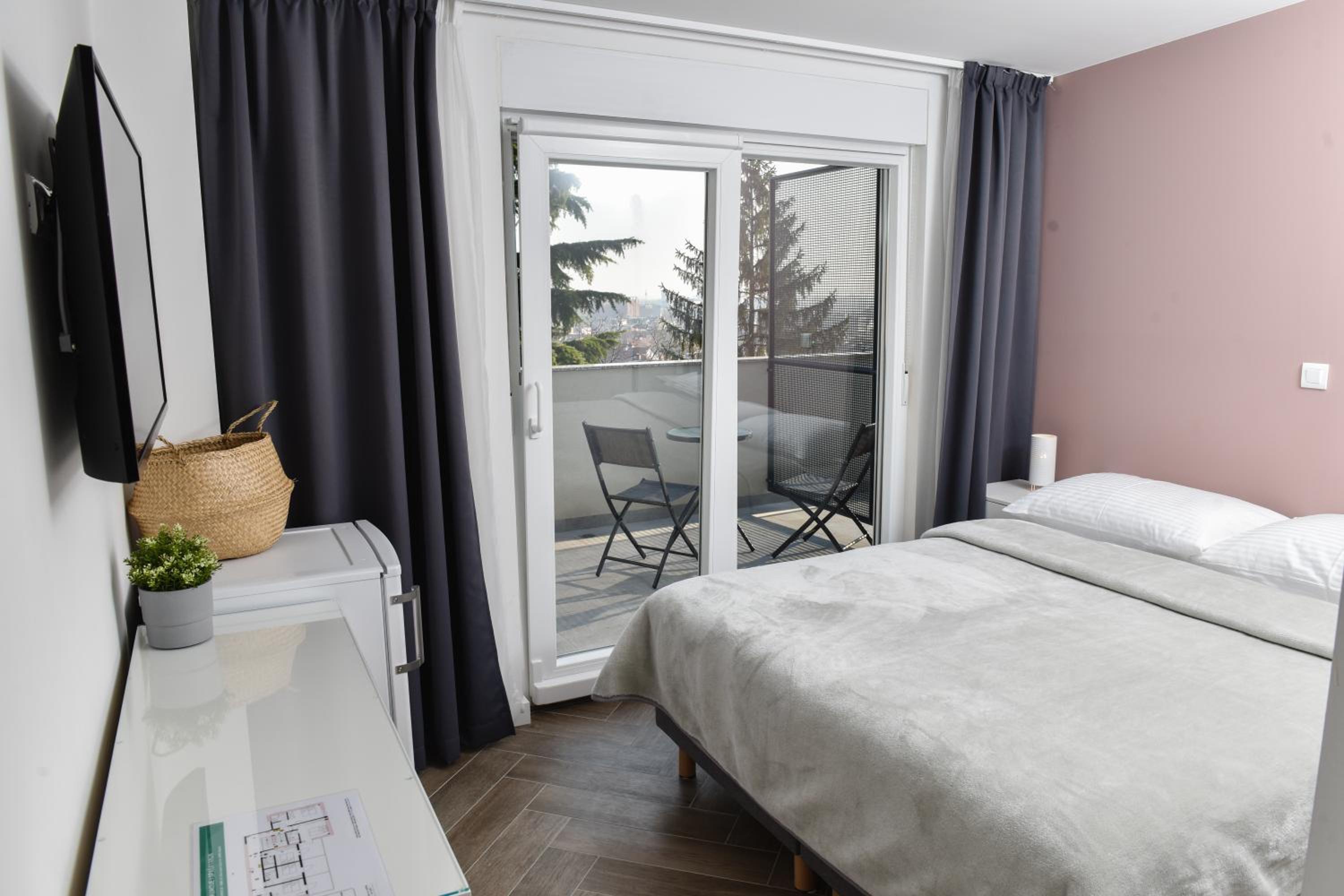 Deluxe Double Room with Balcony - Photo 2