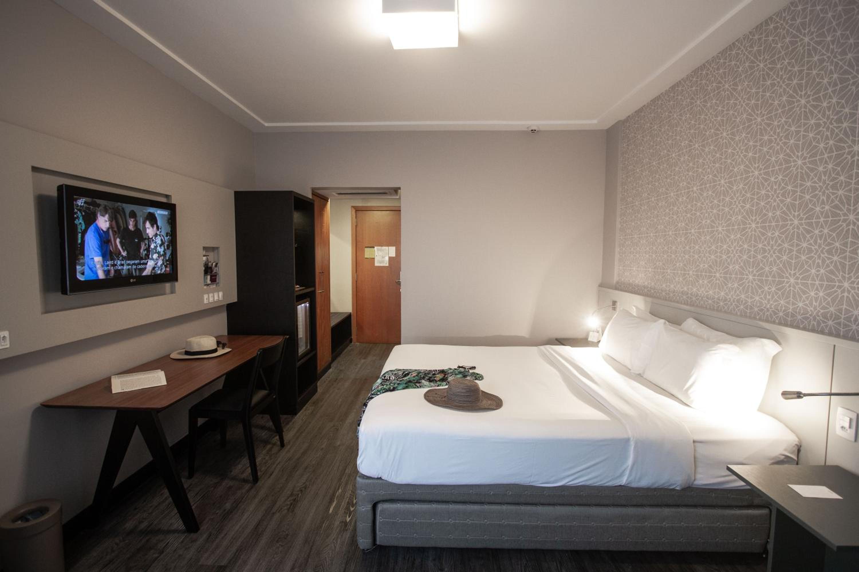 Executive Queen Apartment - Photo 1