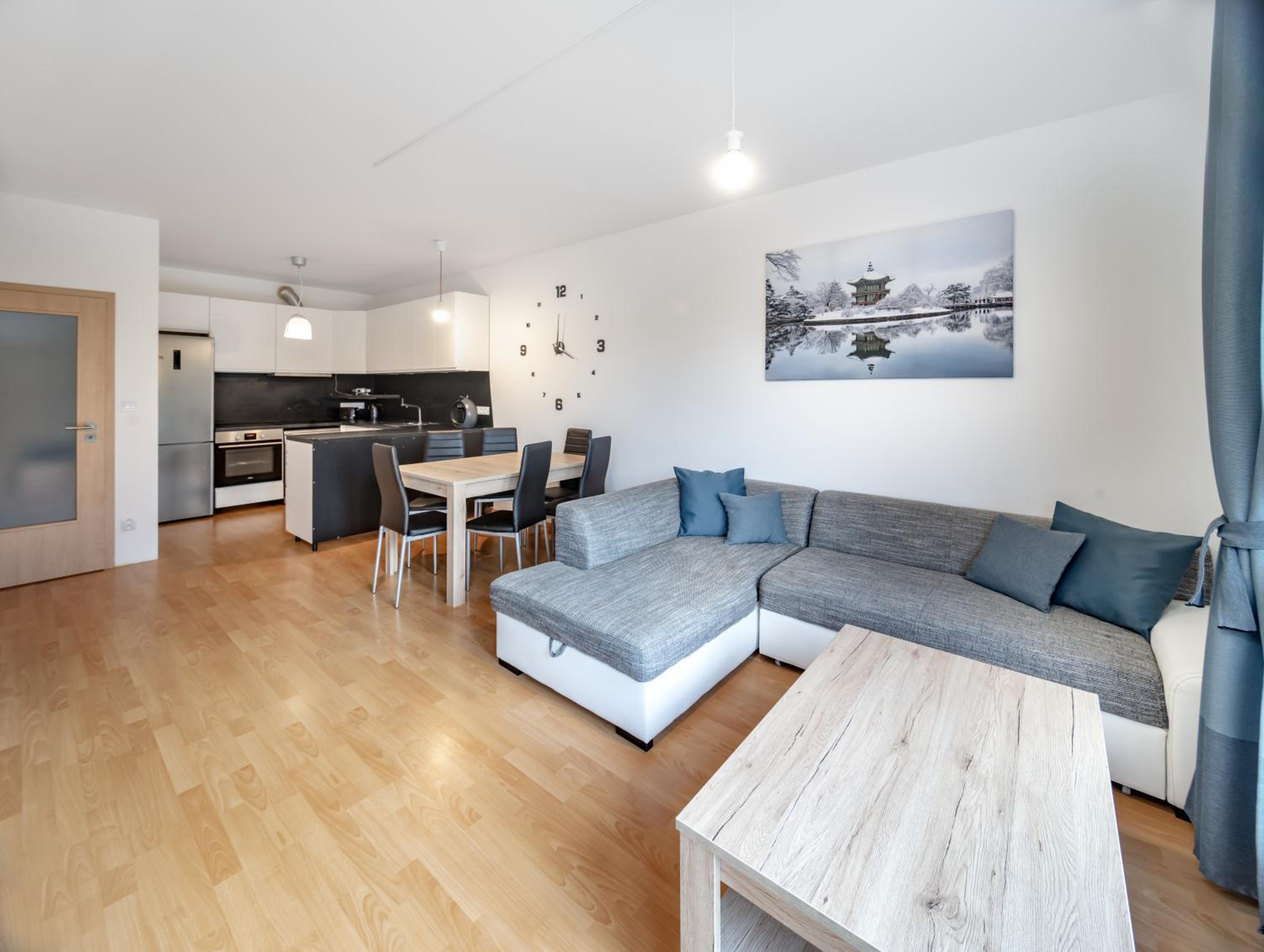 Apartment with Mountain View photo 1