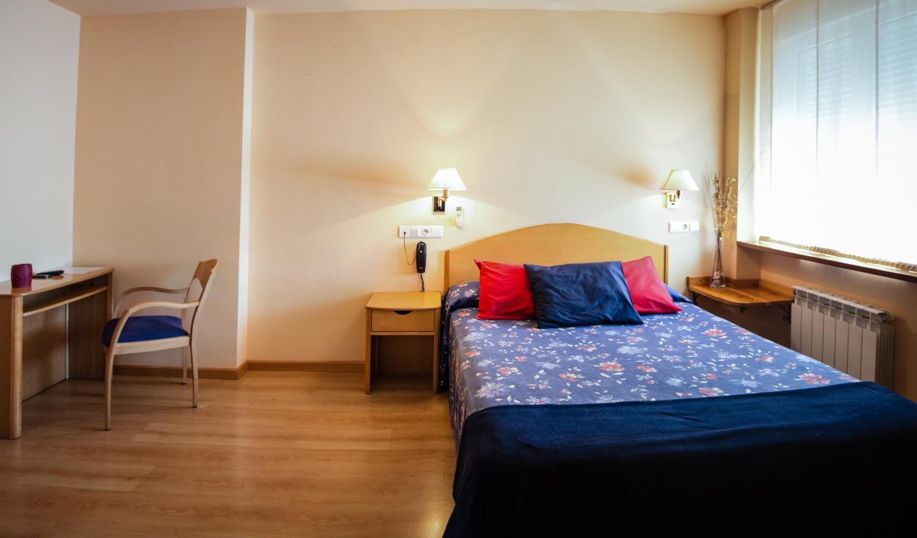 Standard Queen Room photo 2