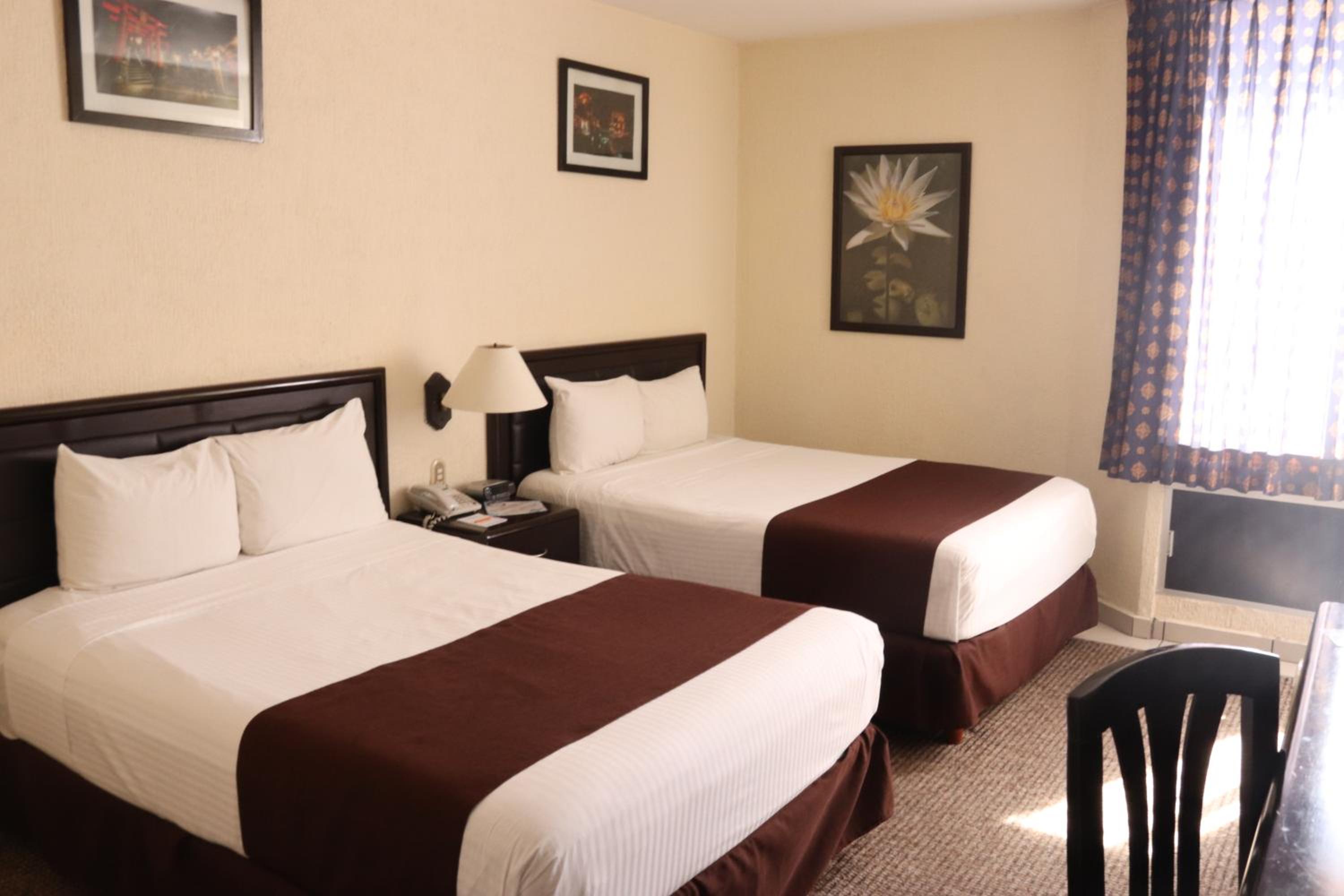 Double Room with Two Double Beds - Photo 1