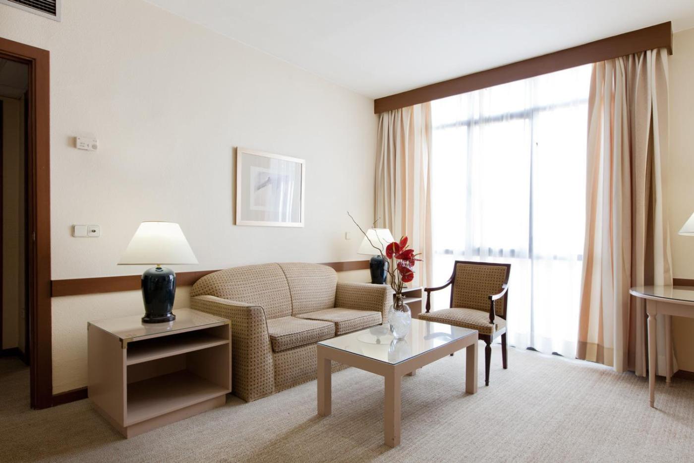 Suite (2 Adults + 1 Child) thumbnail 5
