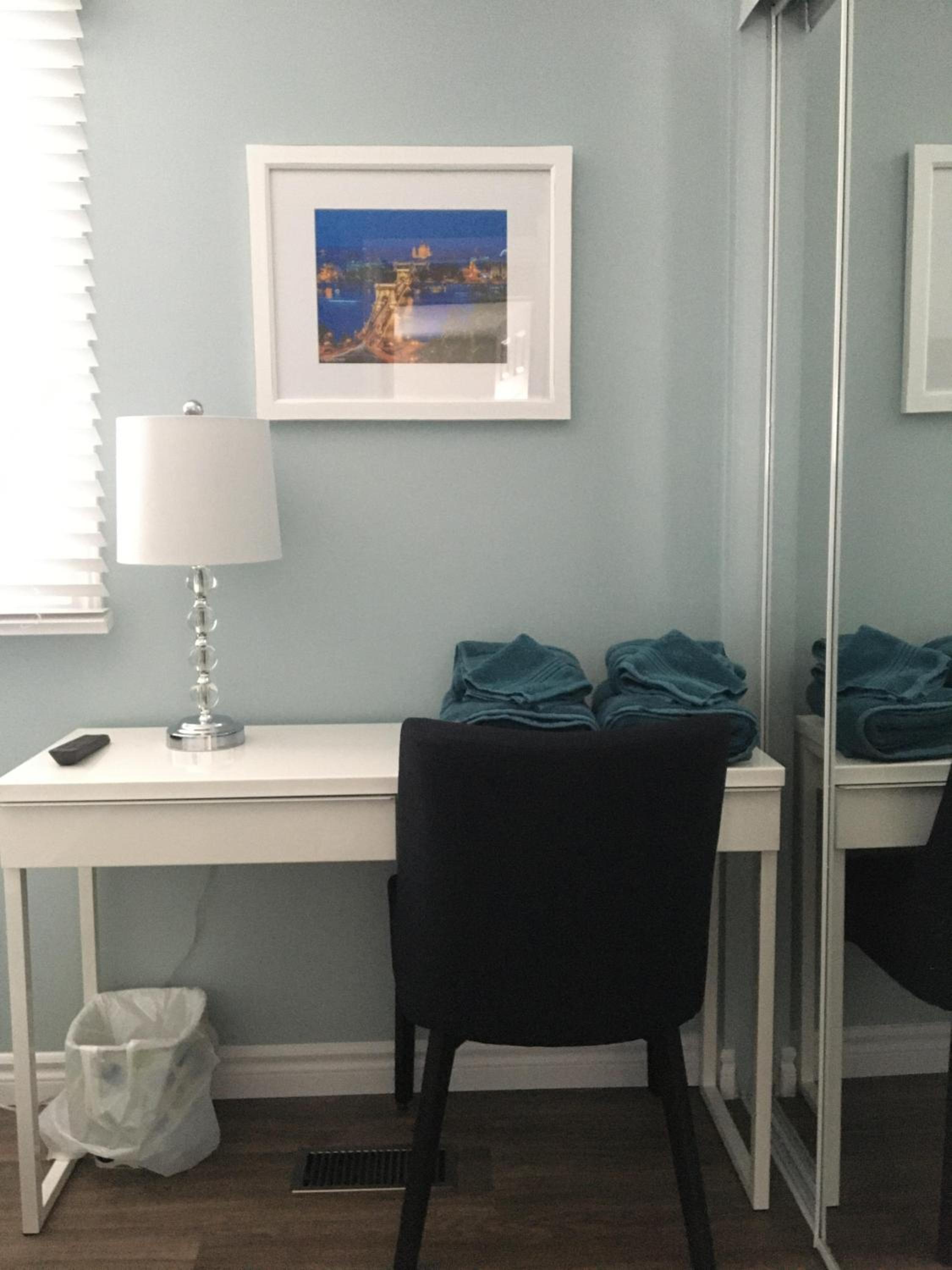 Standard Queen Room