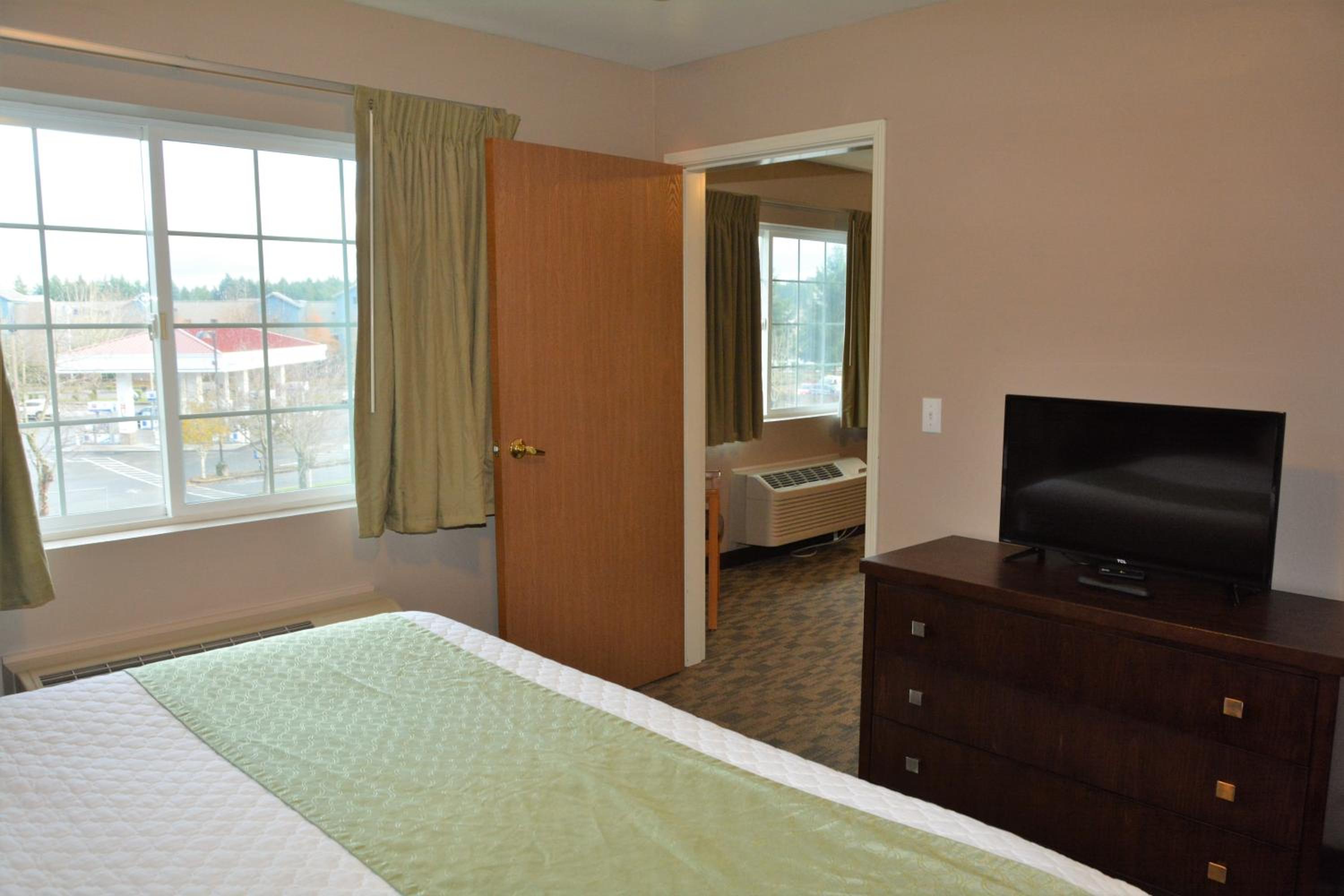 One-Bedroom Suite - Non-Smoking - Photo 1