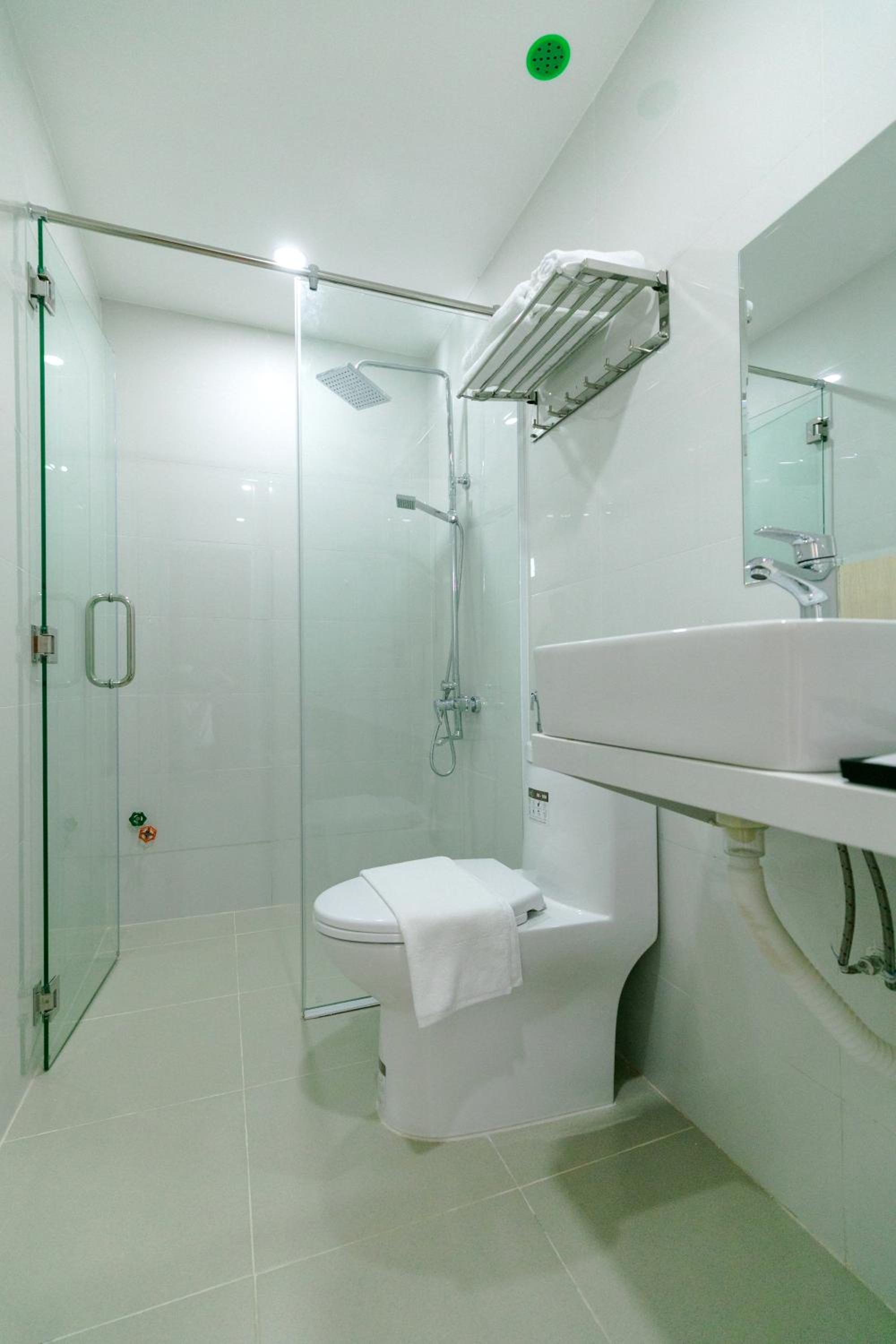 Standard Double Room - Photo 10