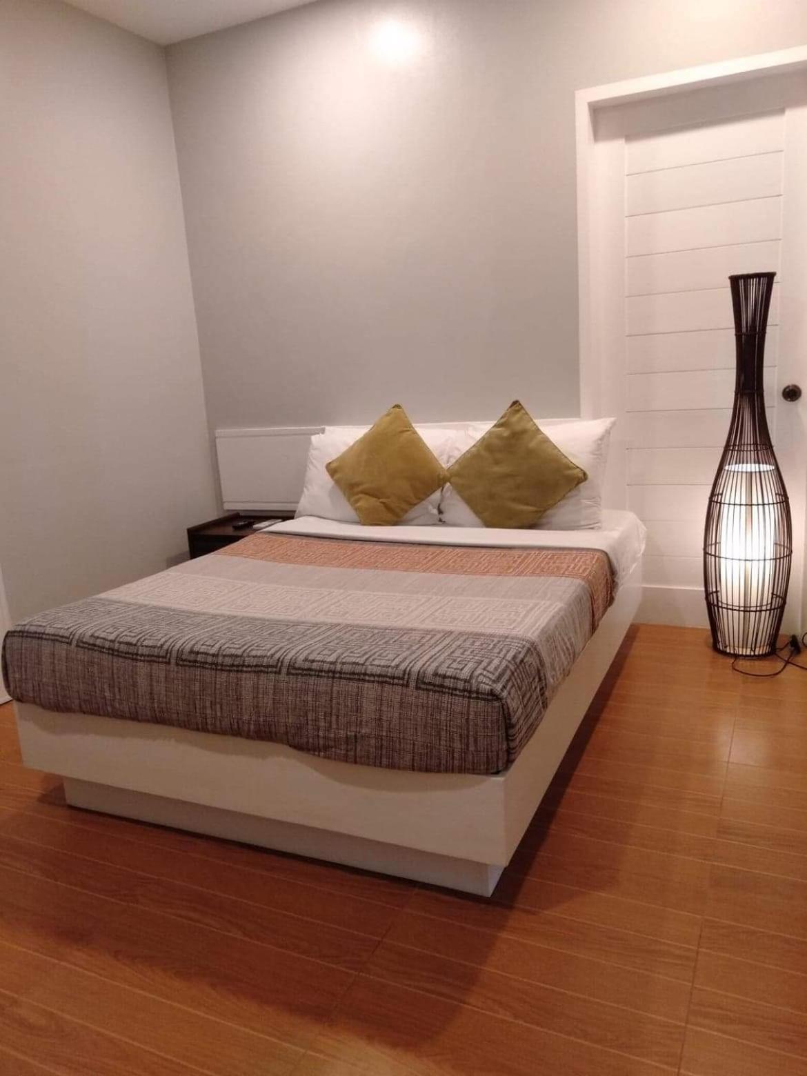 Deluxe Double Room with Balcony and Sea View - Photo 6