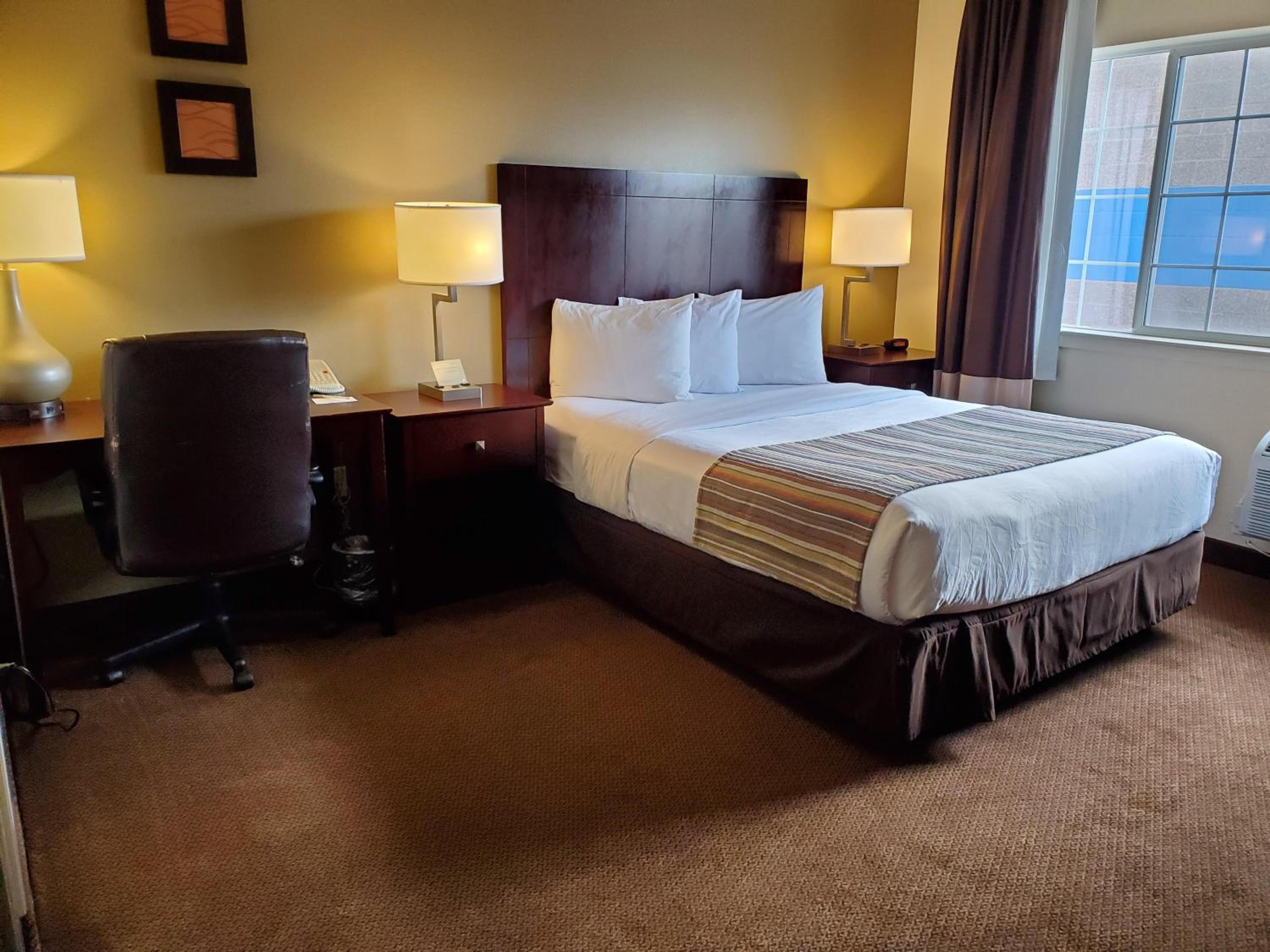 Queen Room - Disability Access - Photo 3