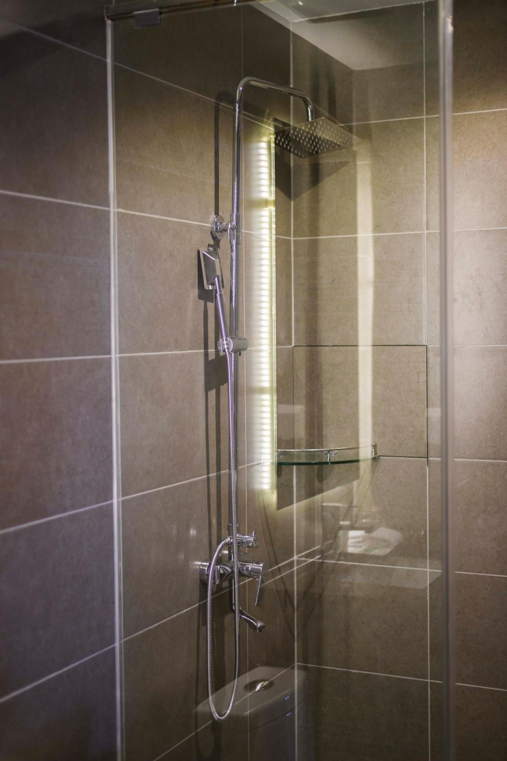 One-Bedroom Suite - Photo 17