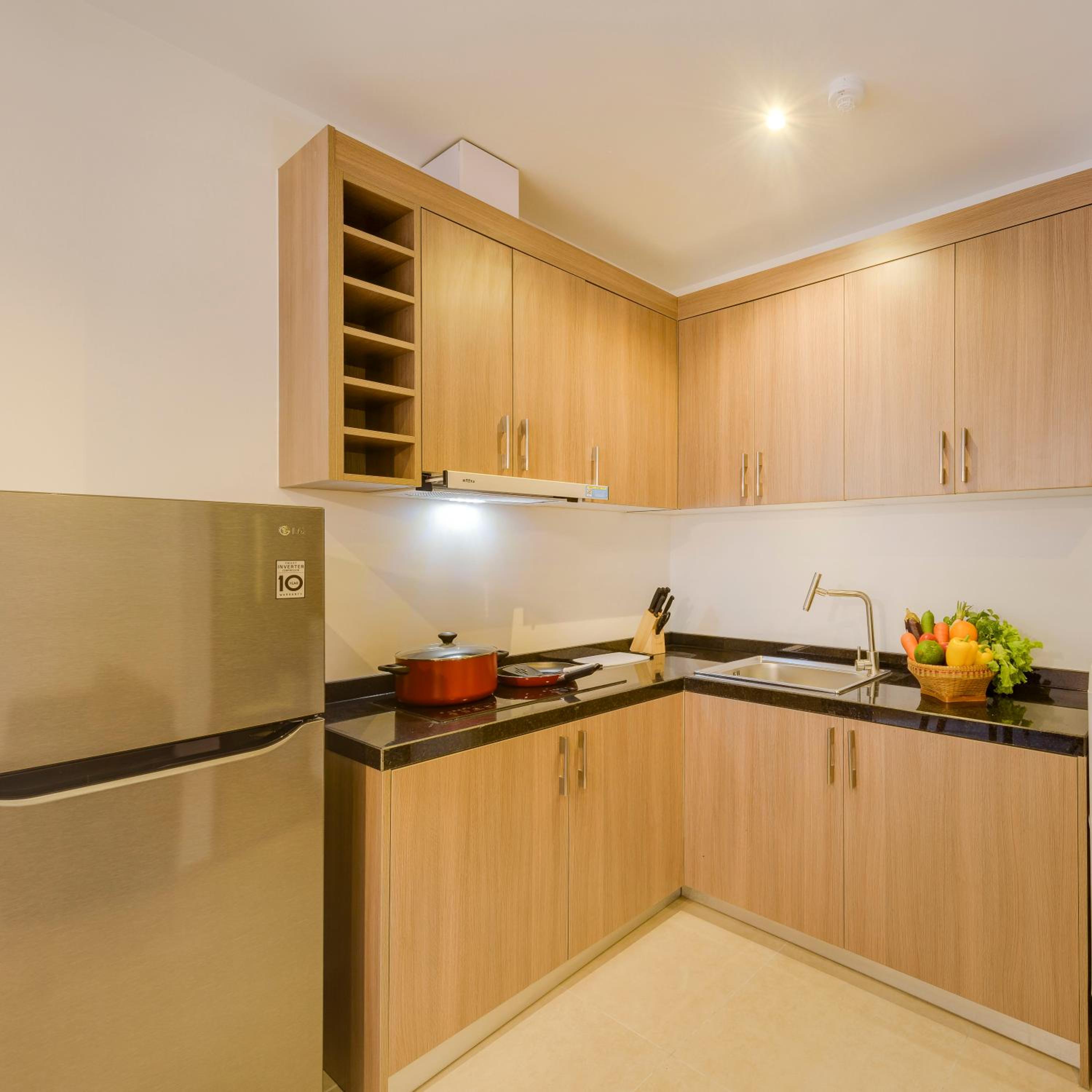 One-Bedroom Suite - Photo 8