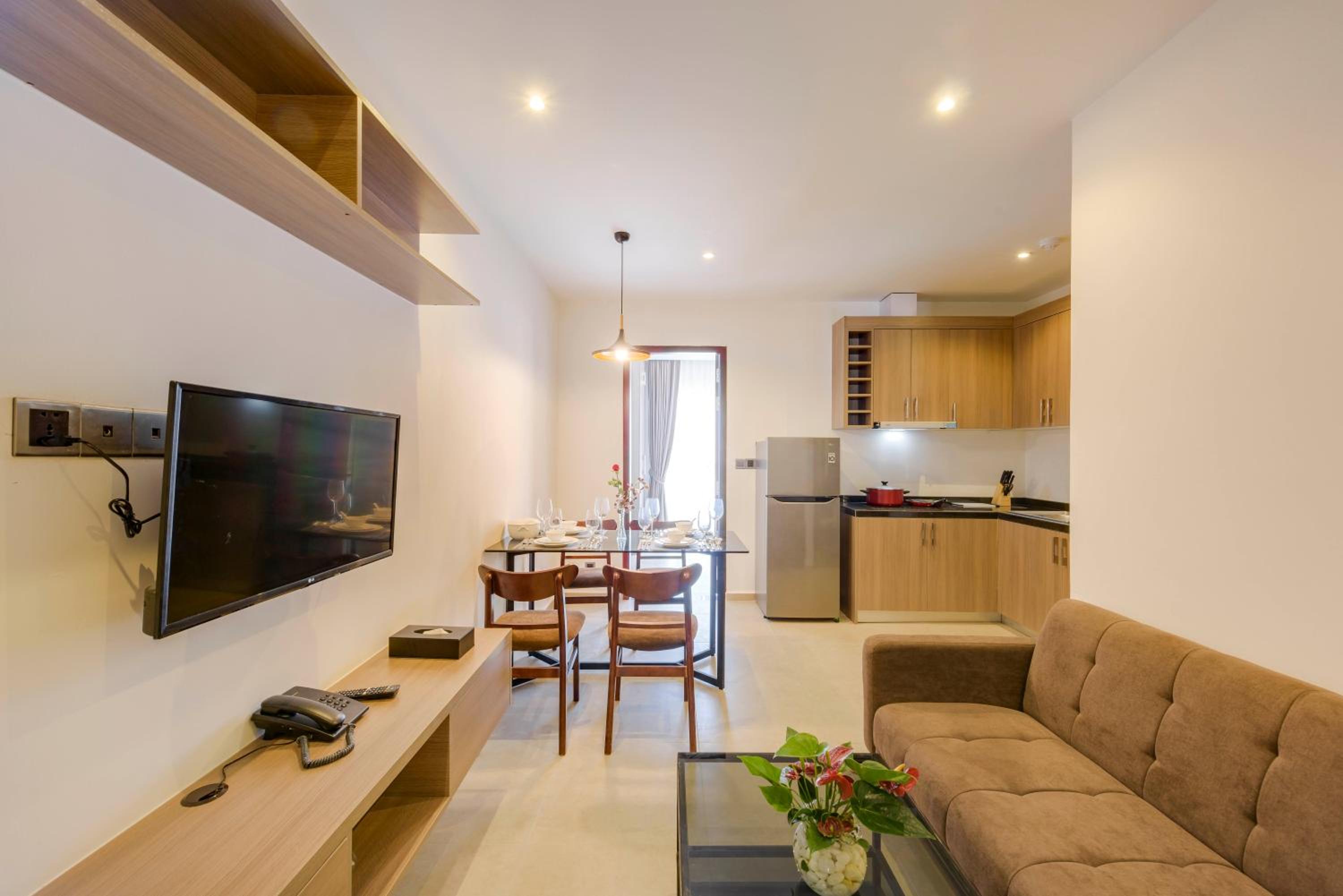 One-Bedroom Suite - Photo 2