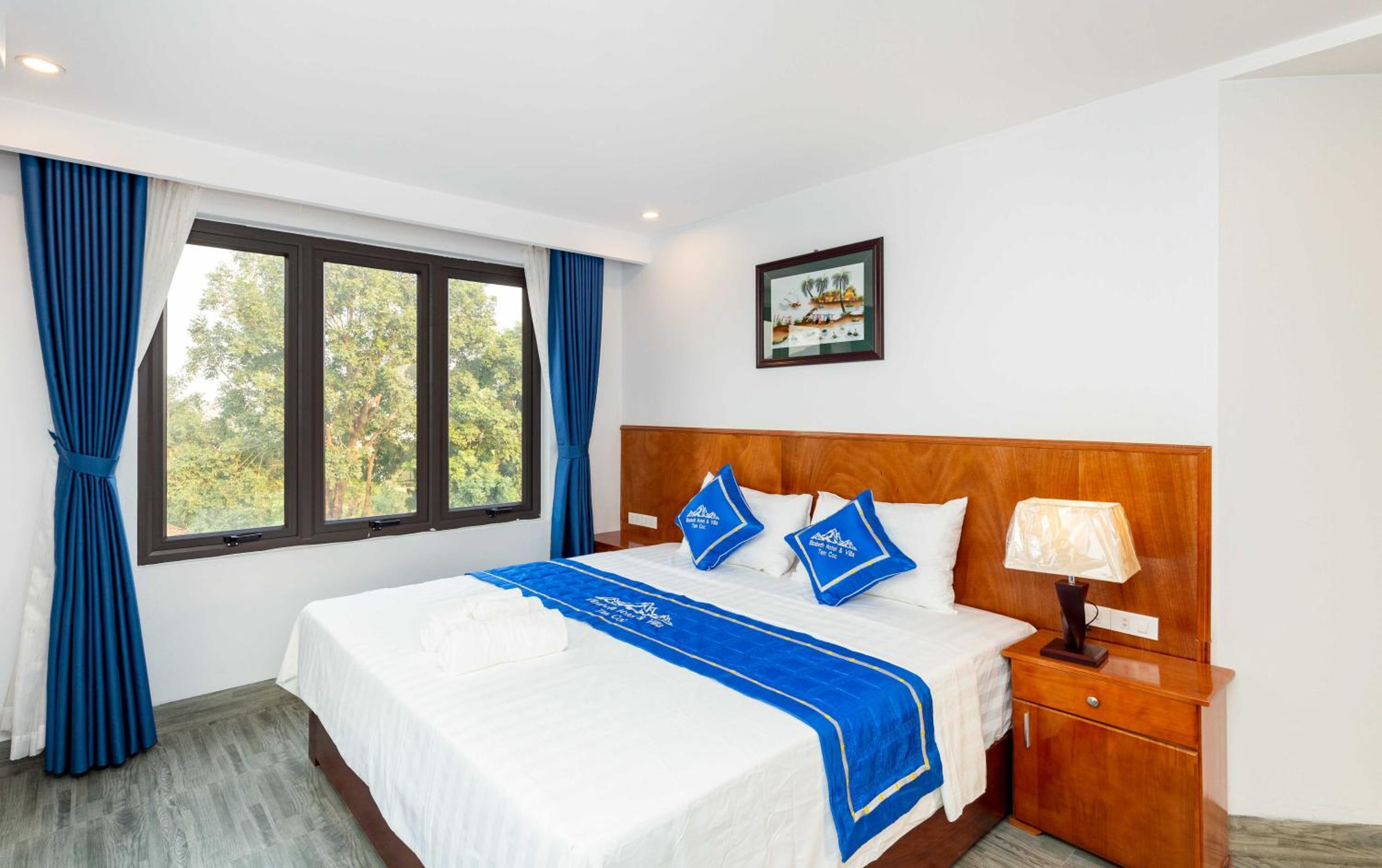 Double Room with Pool View - Photo 15