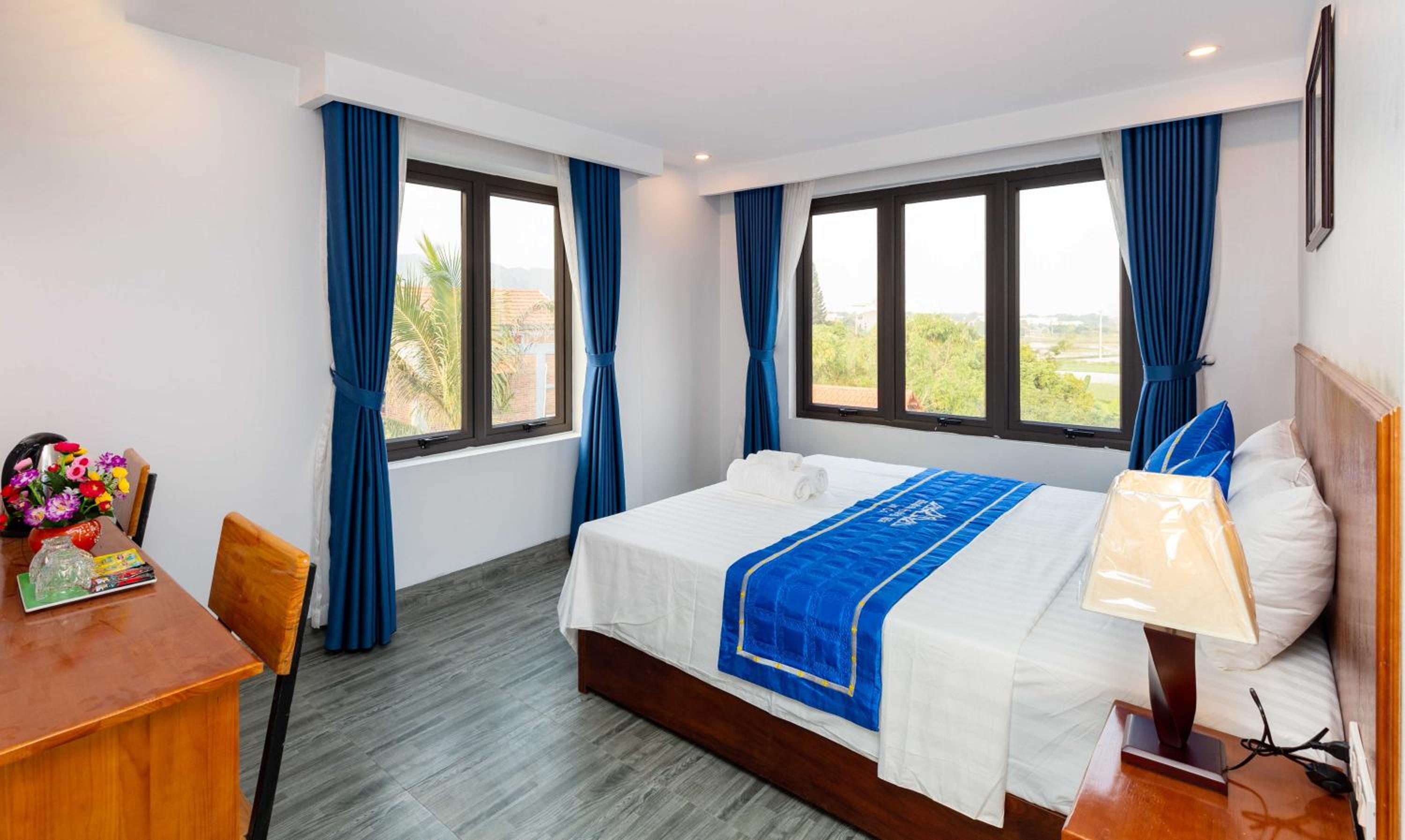 Double Room with Pool View - Photo 16