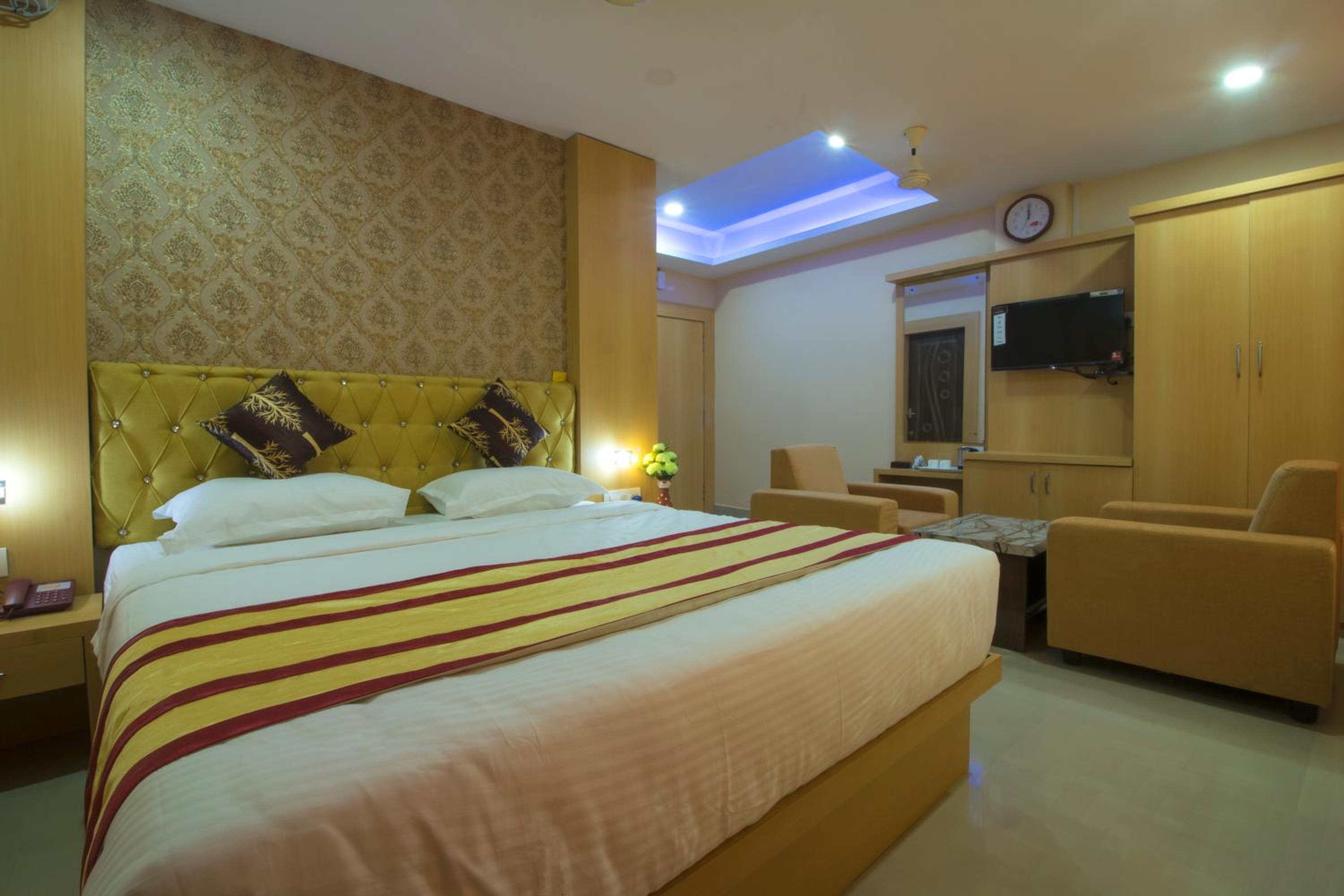 Standard King Room - Photo 1