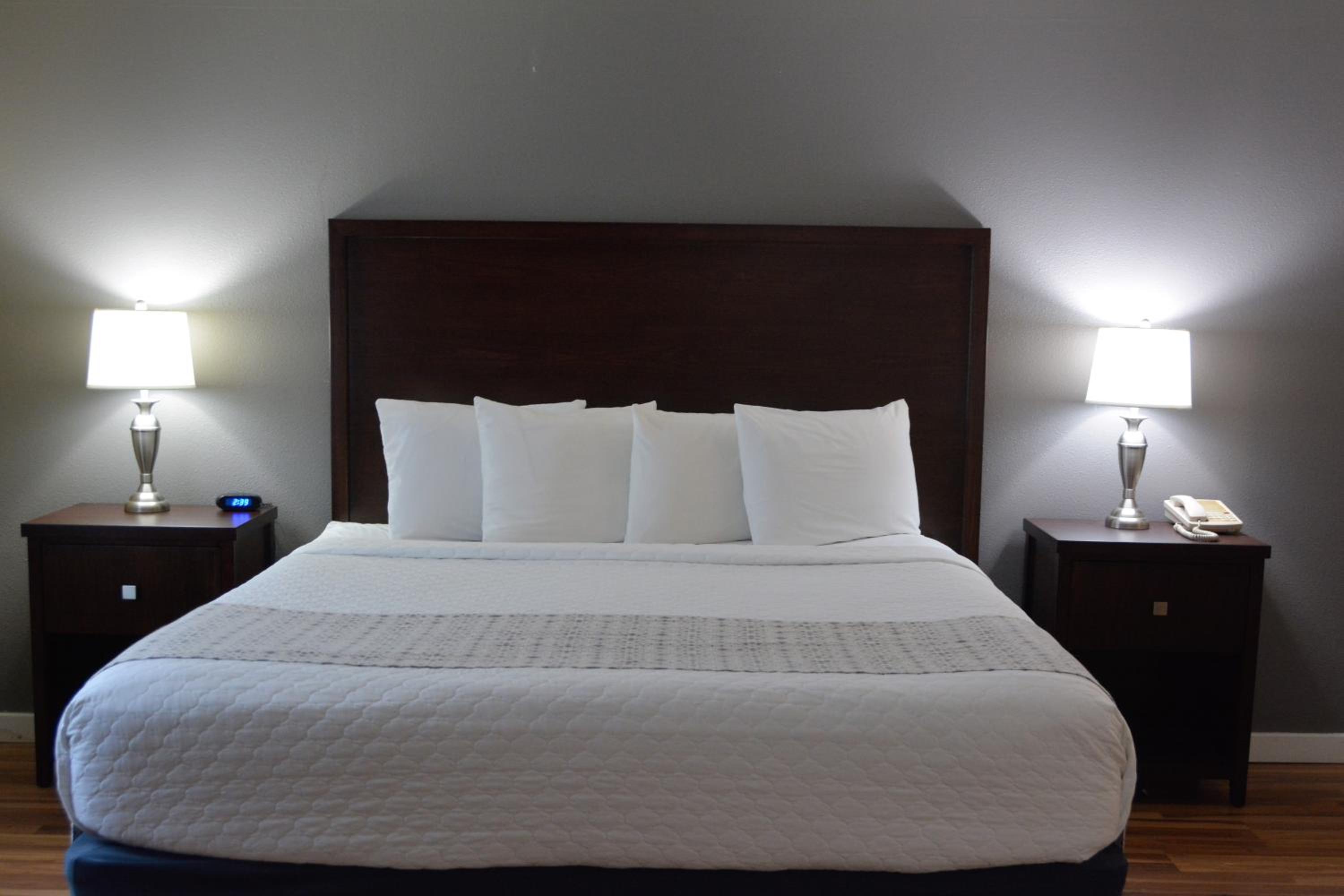 King Room with Spa Bath - Photo 4