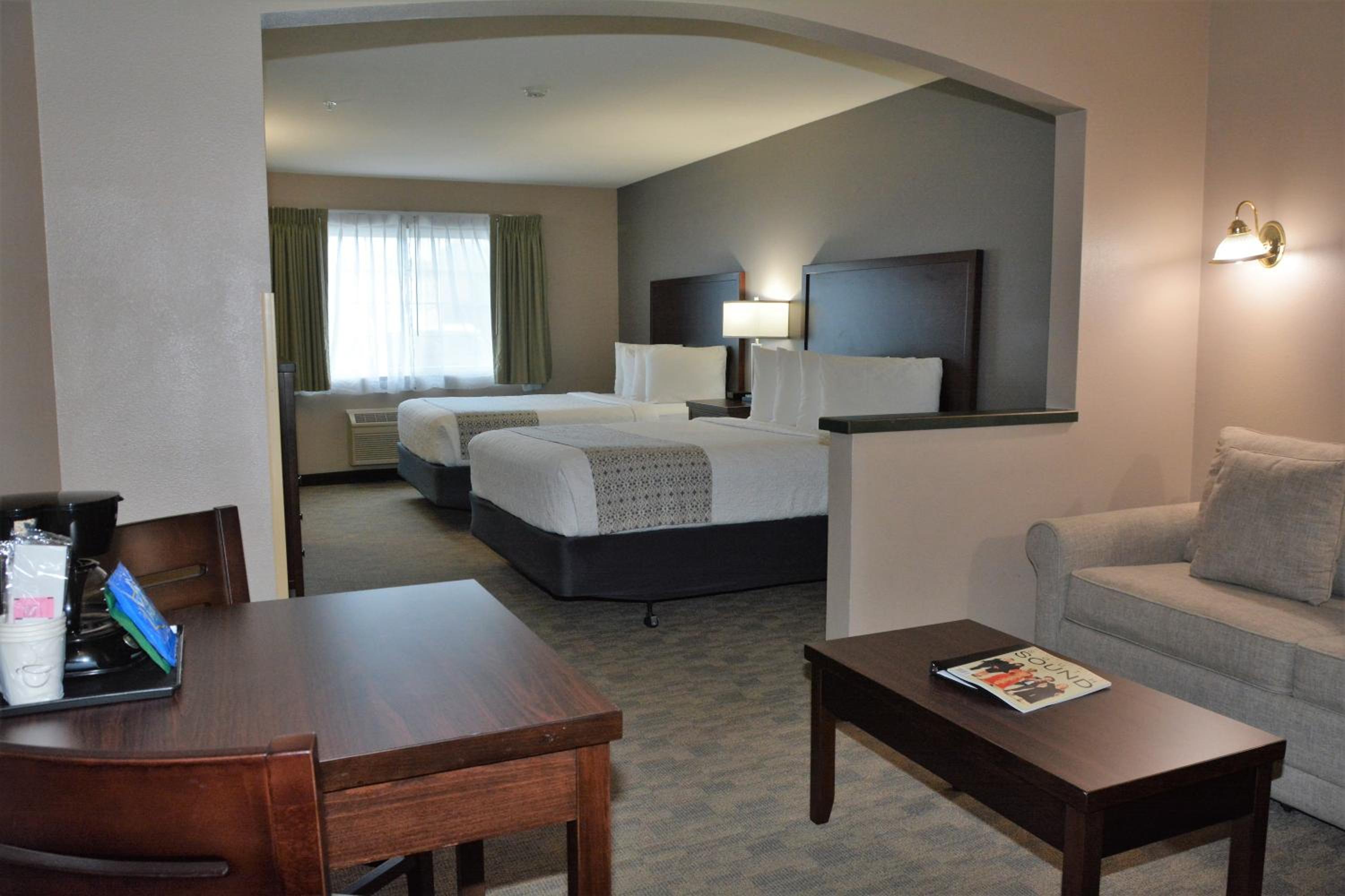 Deluxe Queen Room with Two Queen Bed - Sofa Bed - Photo 1
