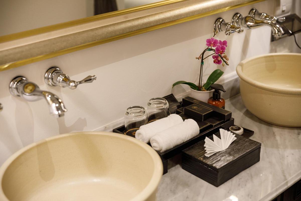 Deluxe Double or Twin Room with City View - Photo 4