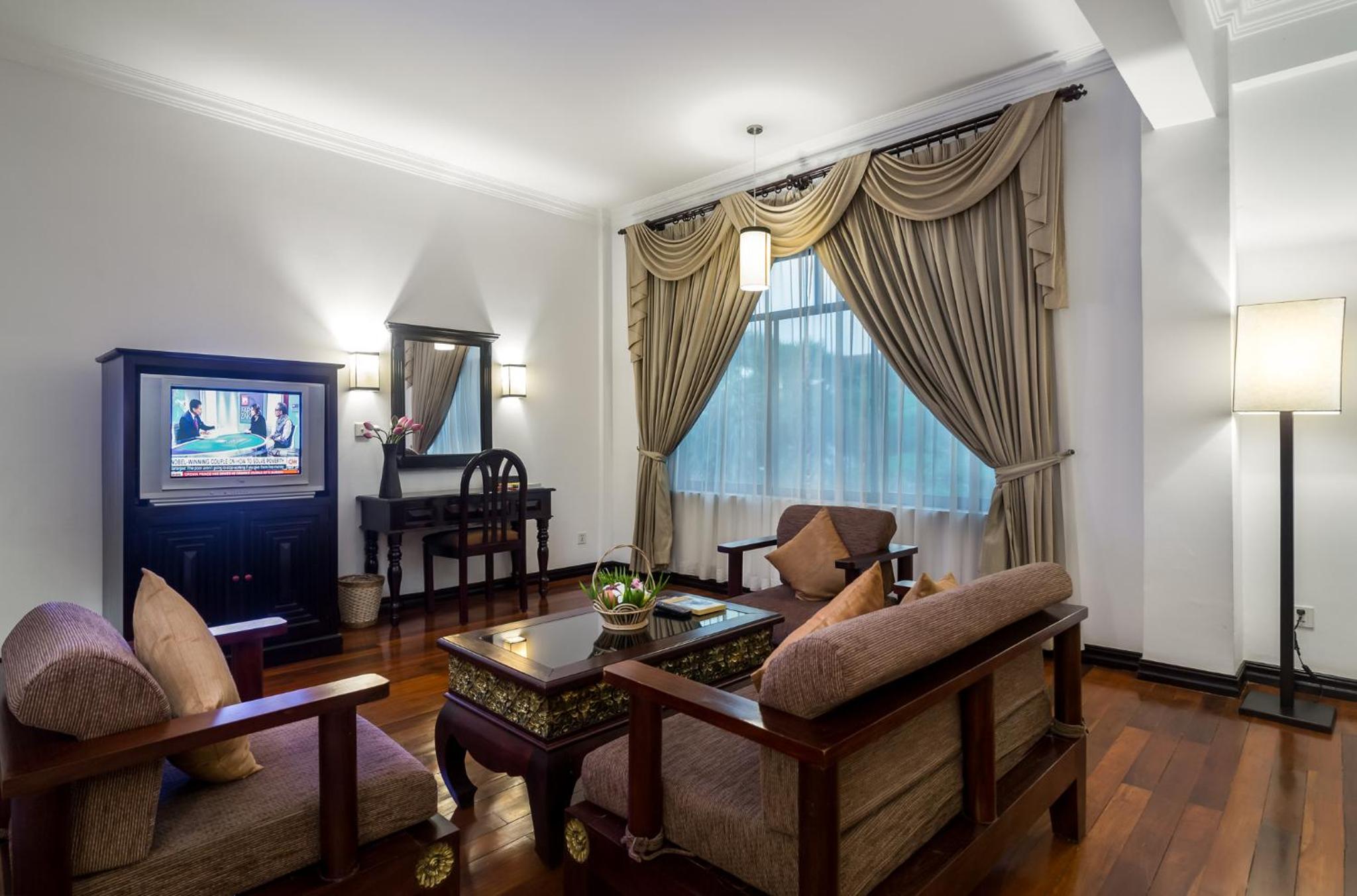 Suite - Photo 7