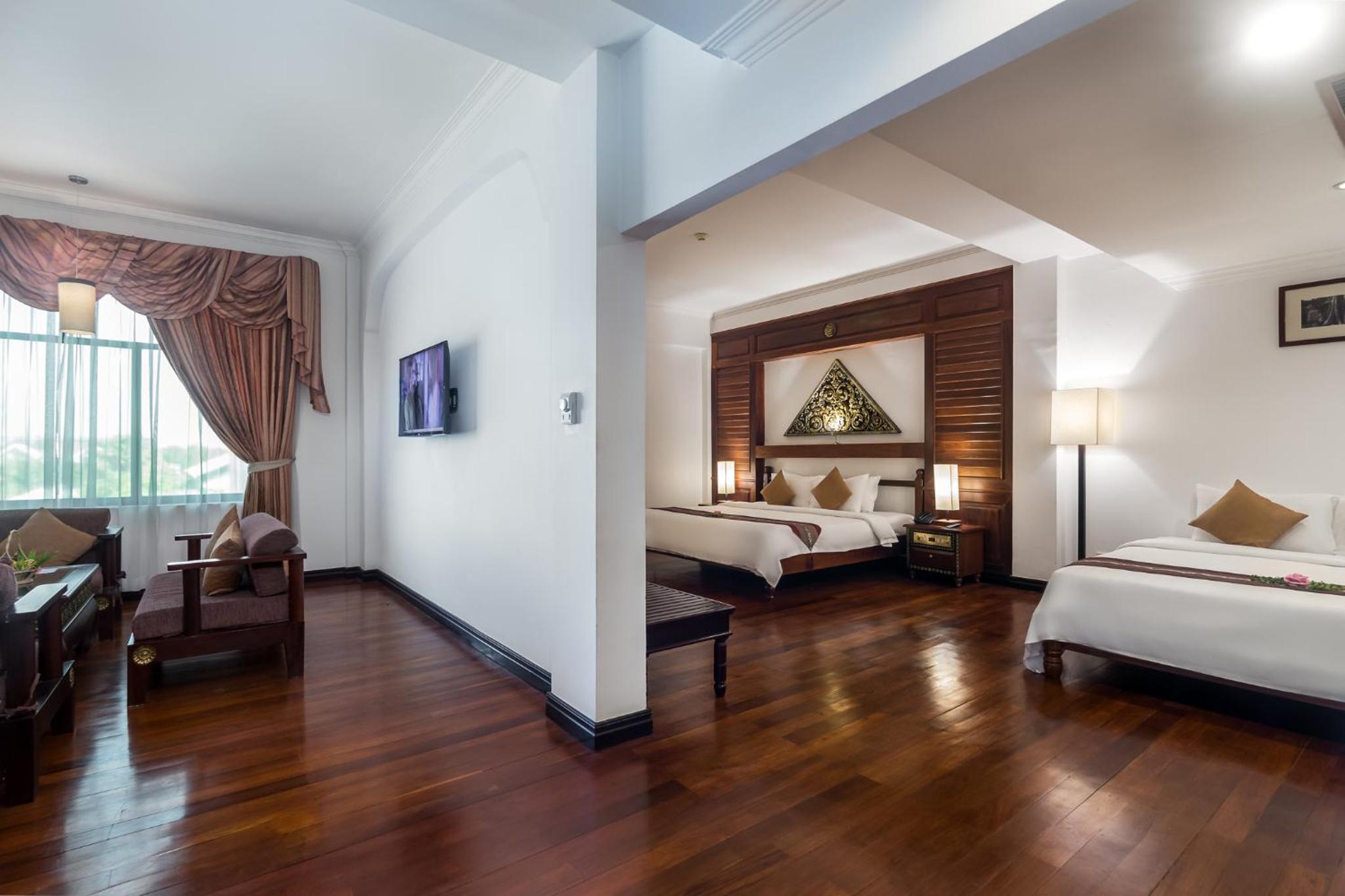 Kingdom Suite - Photo 10