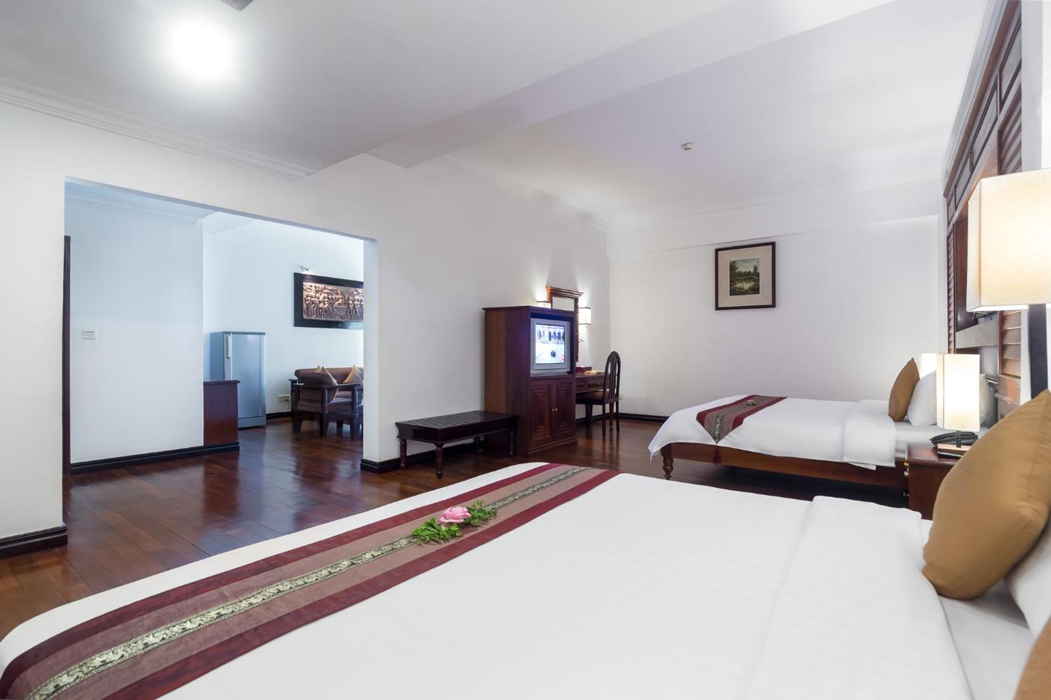 Suite - Photo 12