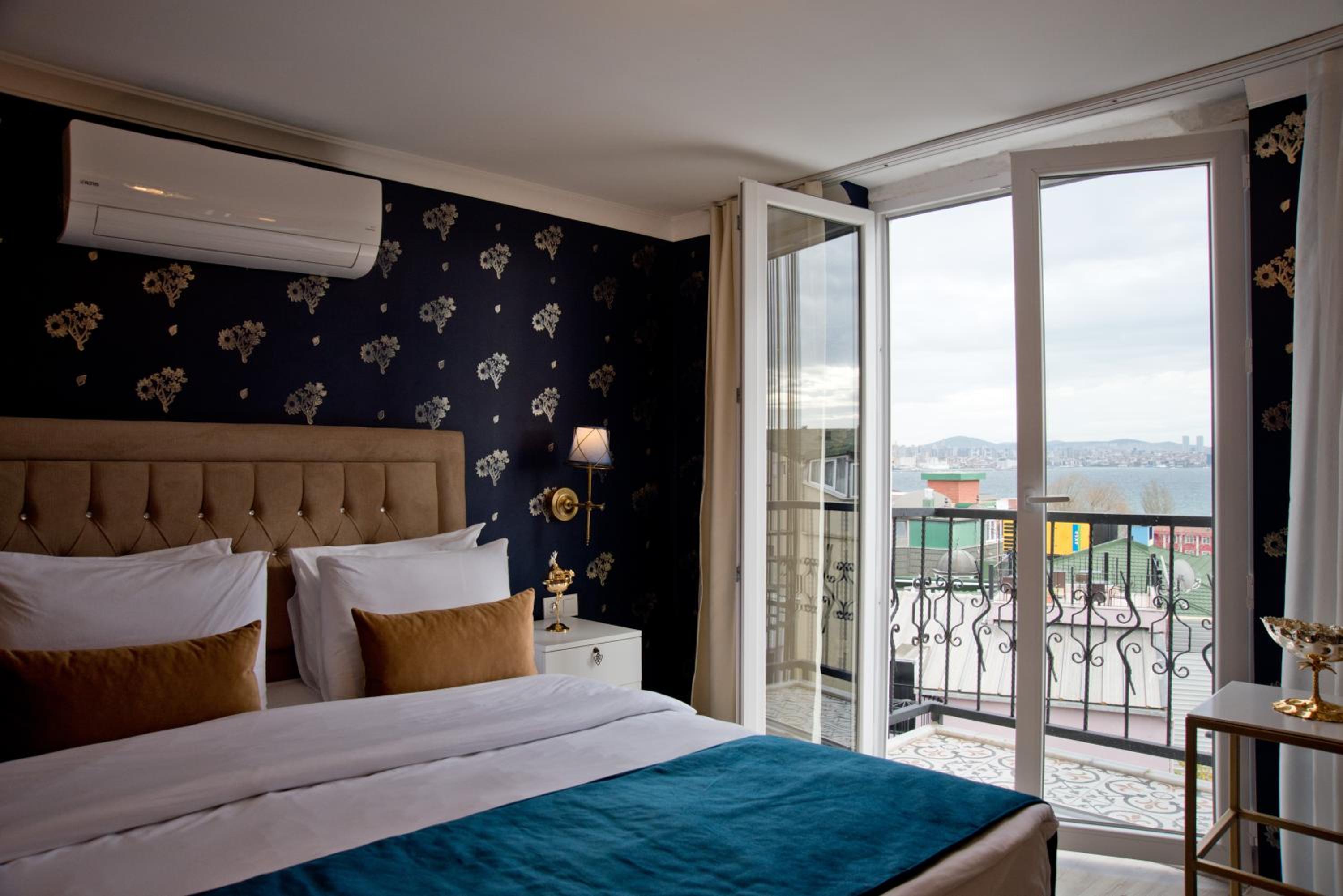 Deluxe Double Room With Sea View photo 1