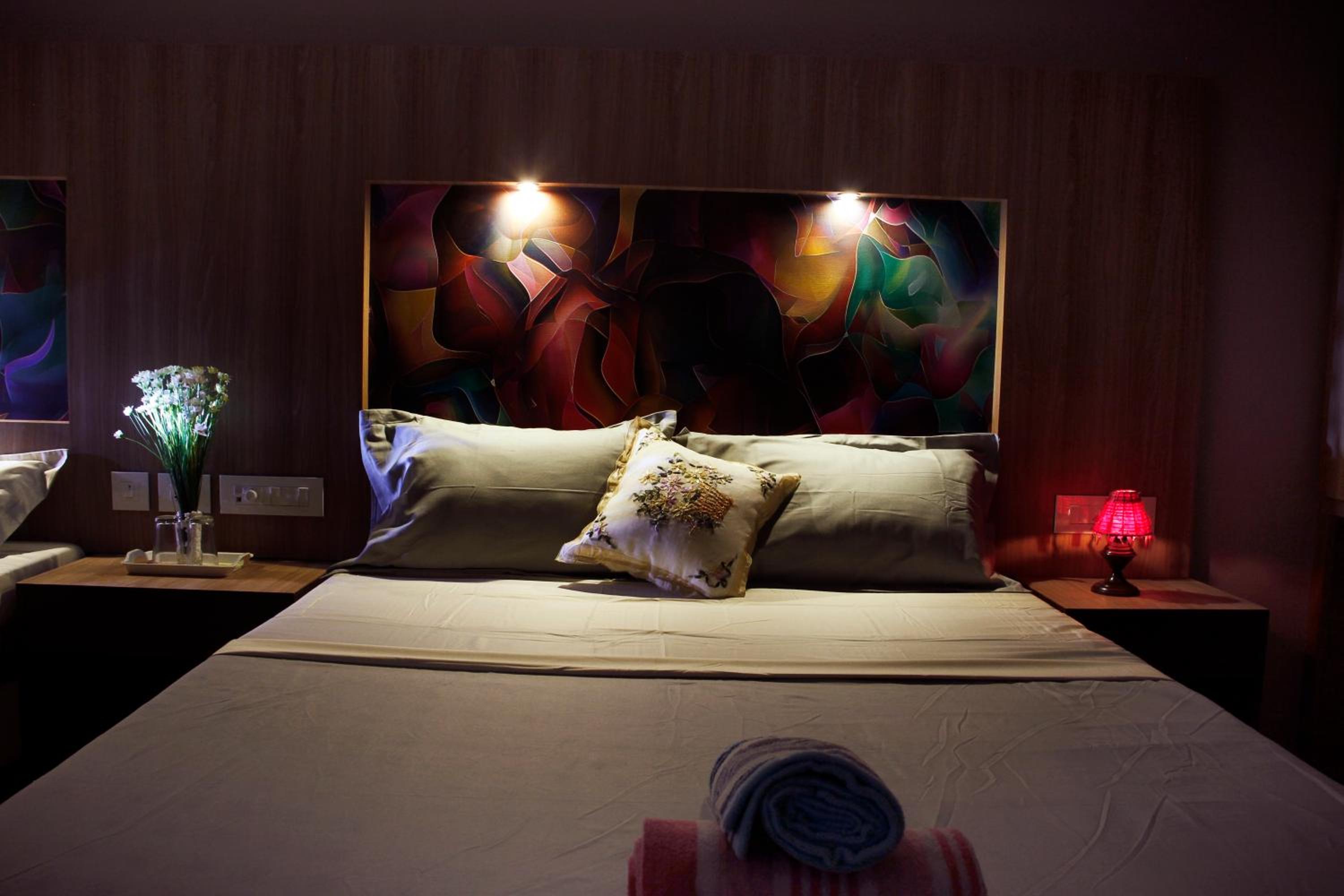 Deluxe Family Room - Photo 2