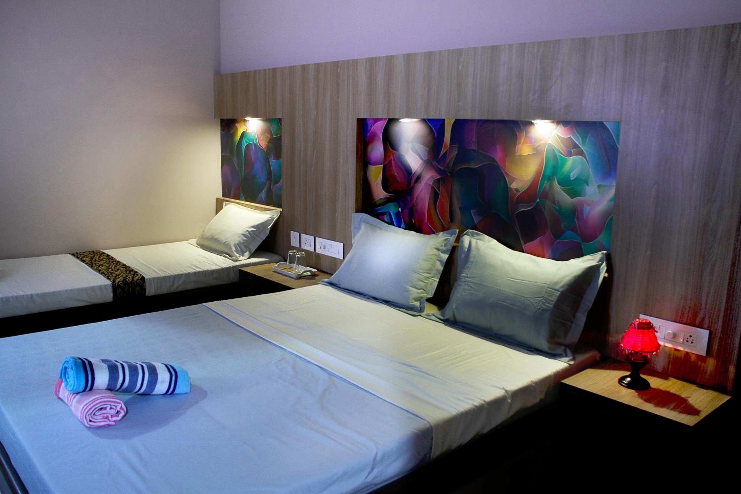 Deluxe Family Room - Photo 7