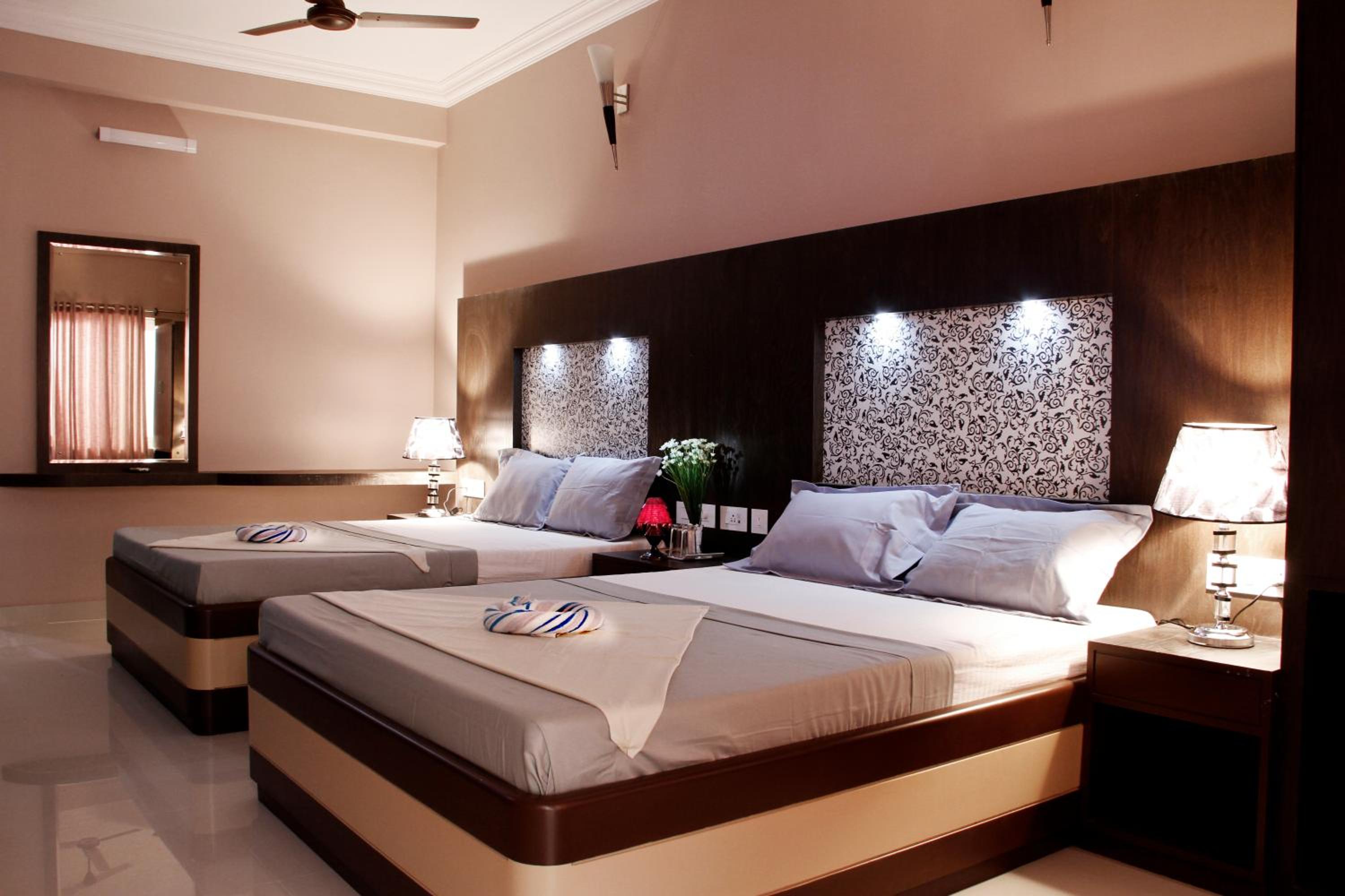 Deluxe Quadruple Room - Photo 3