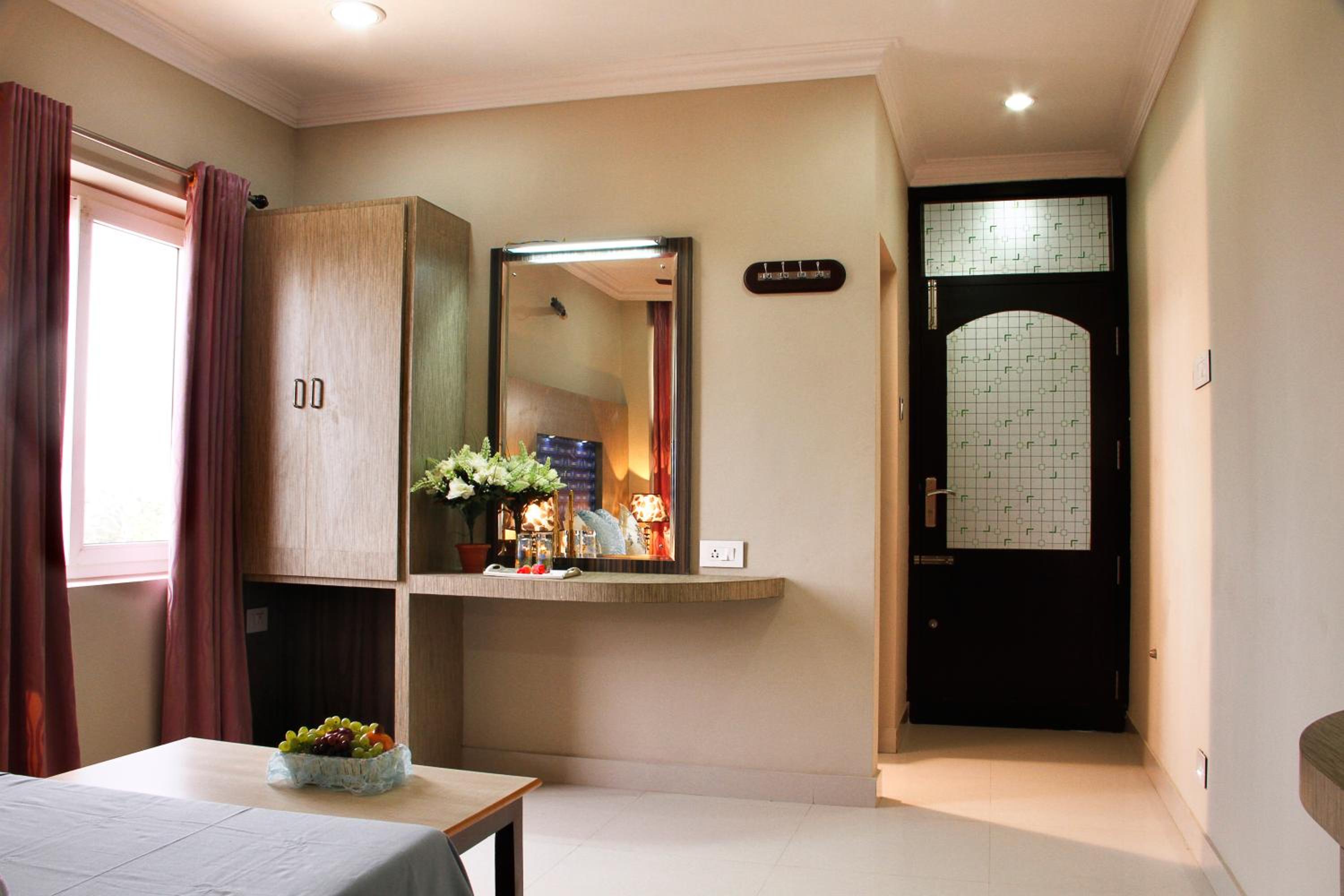 King Suite - Photo 3